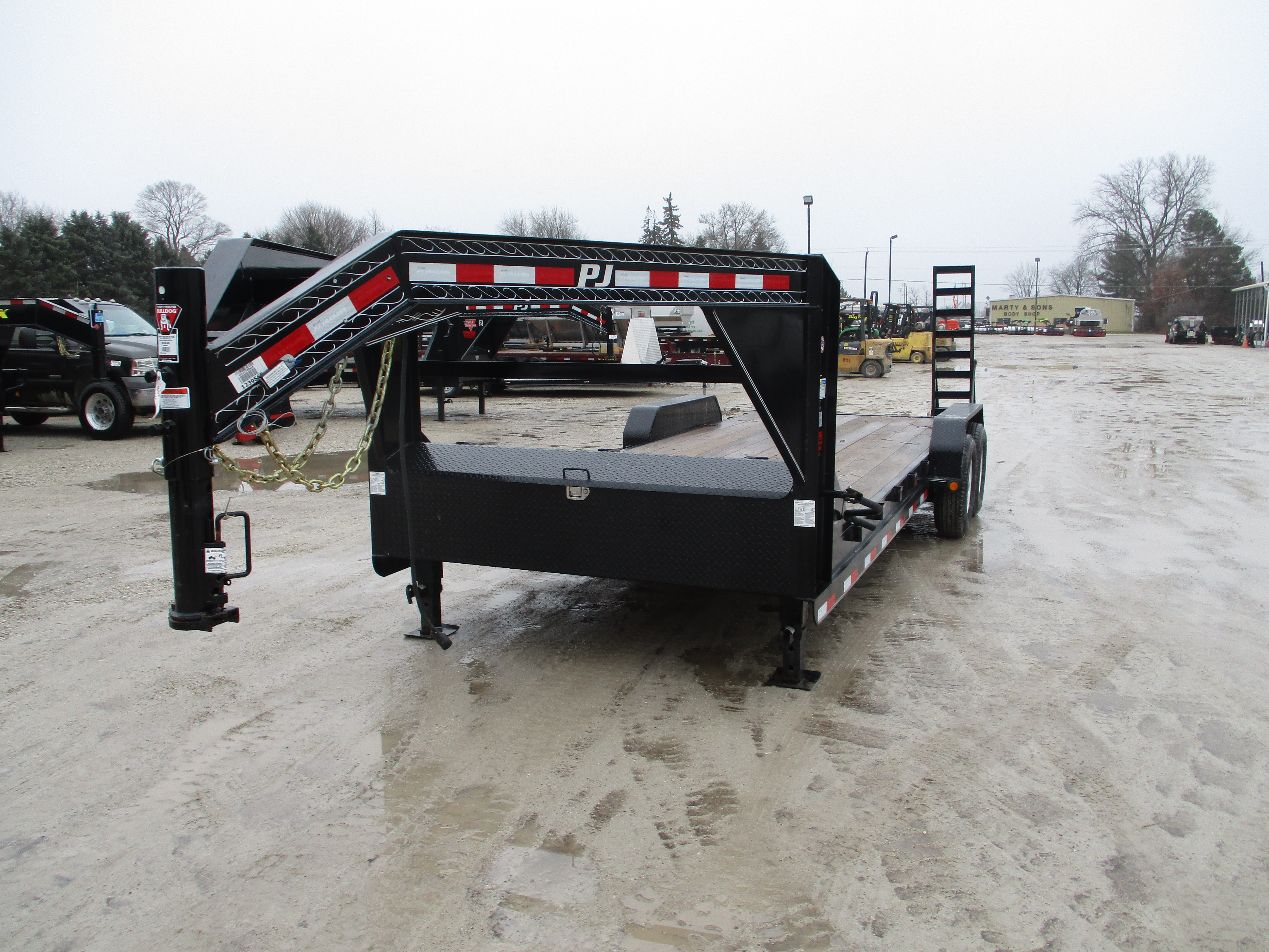 2016 PJ 83x22 CC Gooseneck CCR2272BSBK