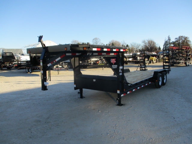 2018 PJ 83x22 CC Gooseneck CCS2272BSBKUX