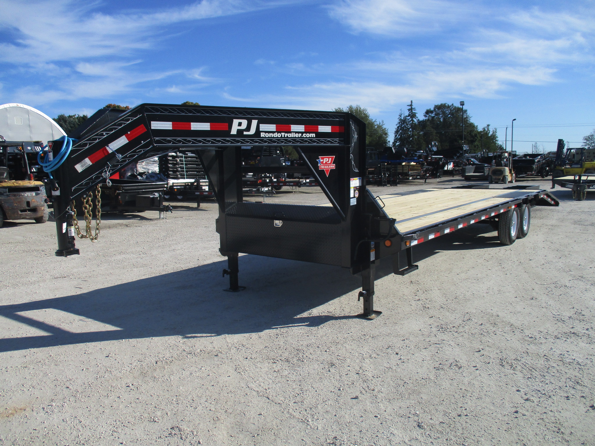 2020 PJ Trailer 102x28 LS Gooseneck LSR2872BSFK