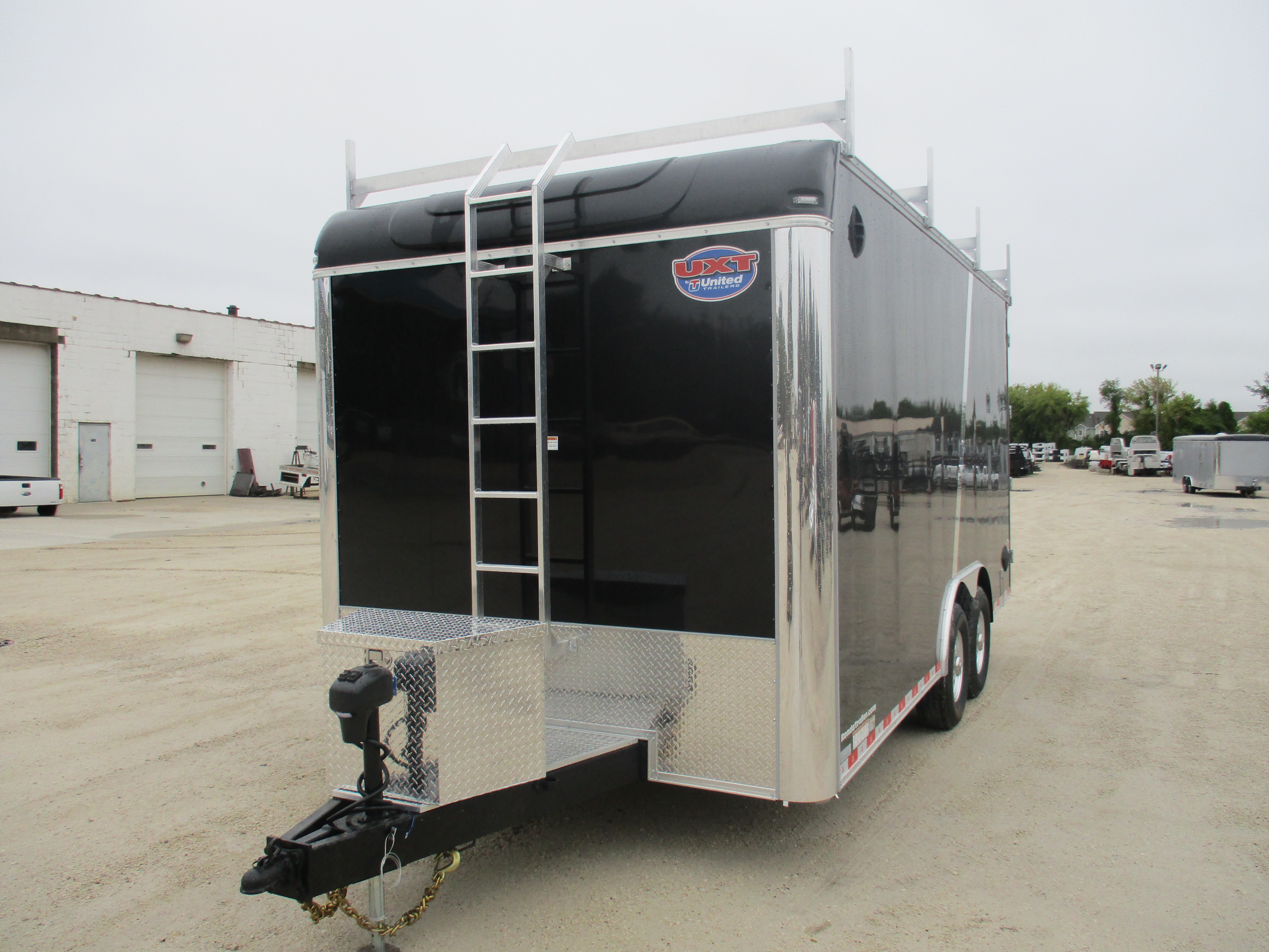 2021 United 8.5x18  Enclosed Cargo UXT-8.518TA70