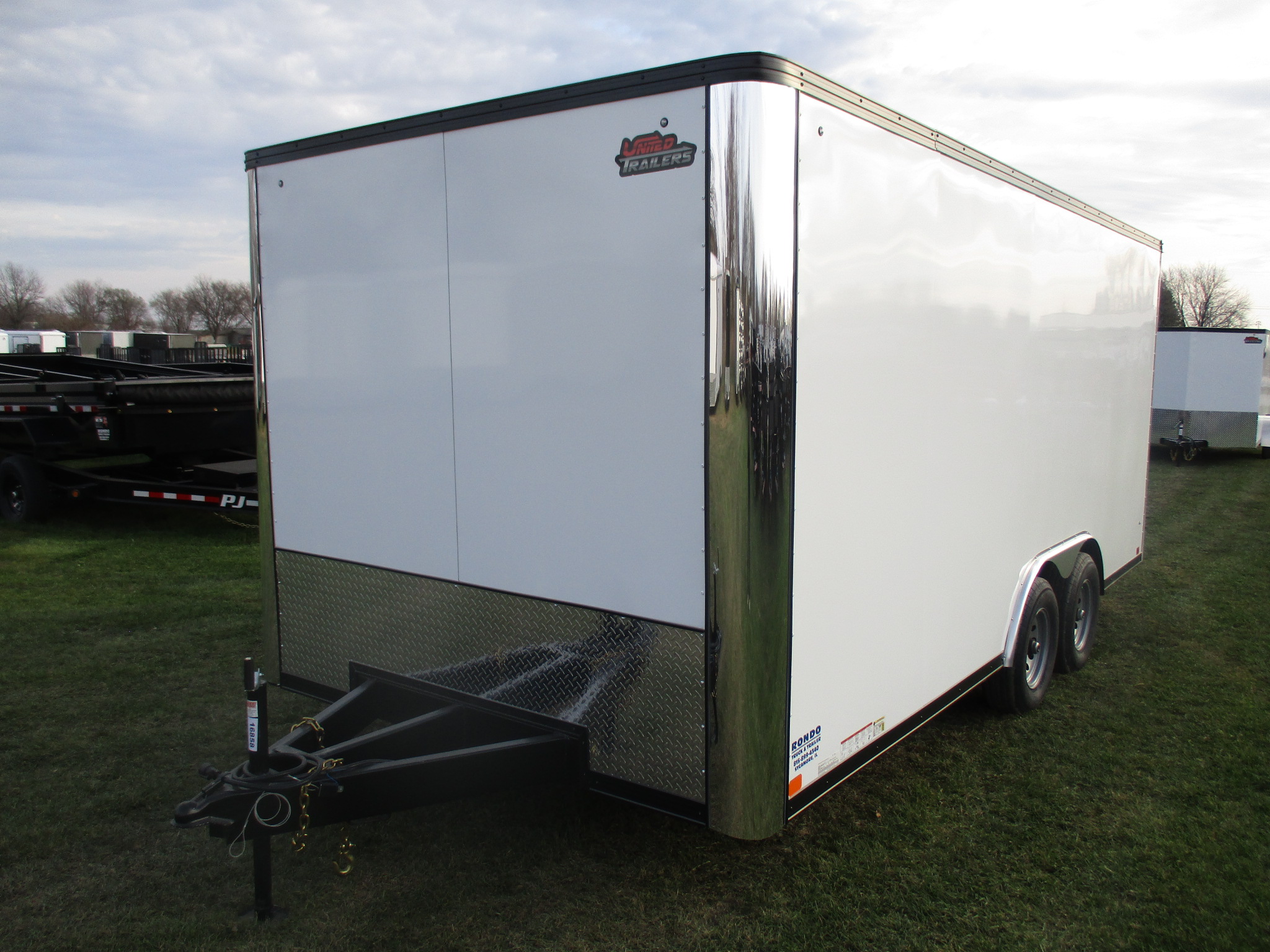 2022 United 8.5x18  Enclosed Car Hauler XLT-8.518TA52-T