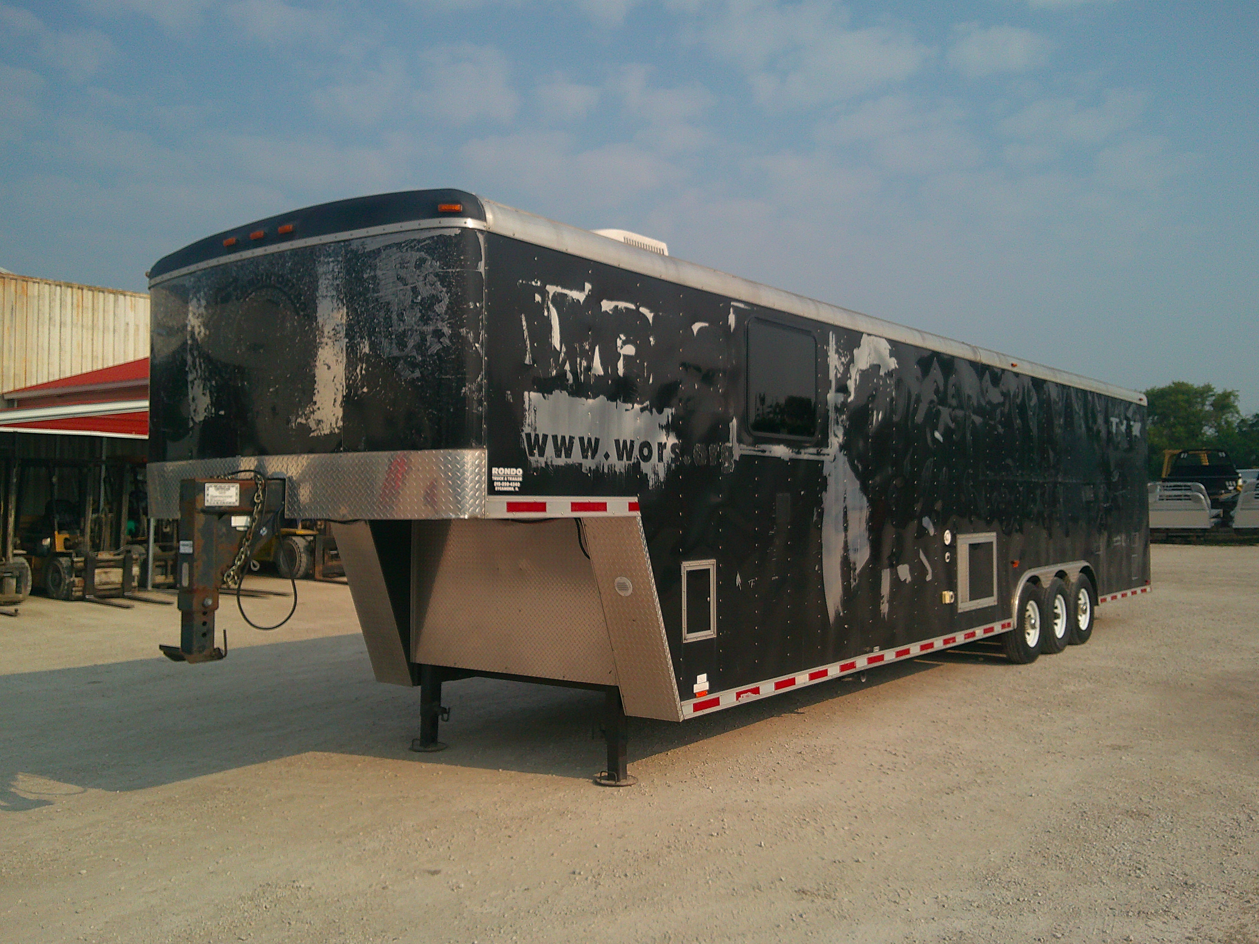 2005 Forest River 8.5x42  Enclosed Car Hauler QFG8.542TTA4