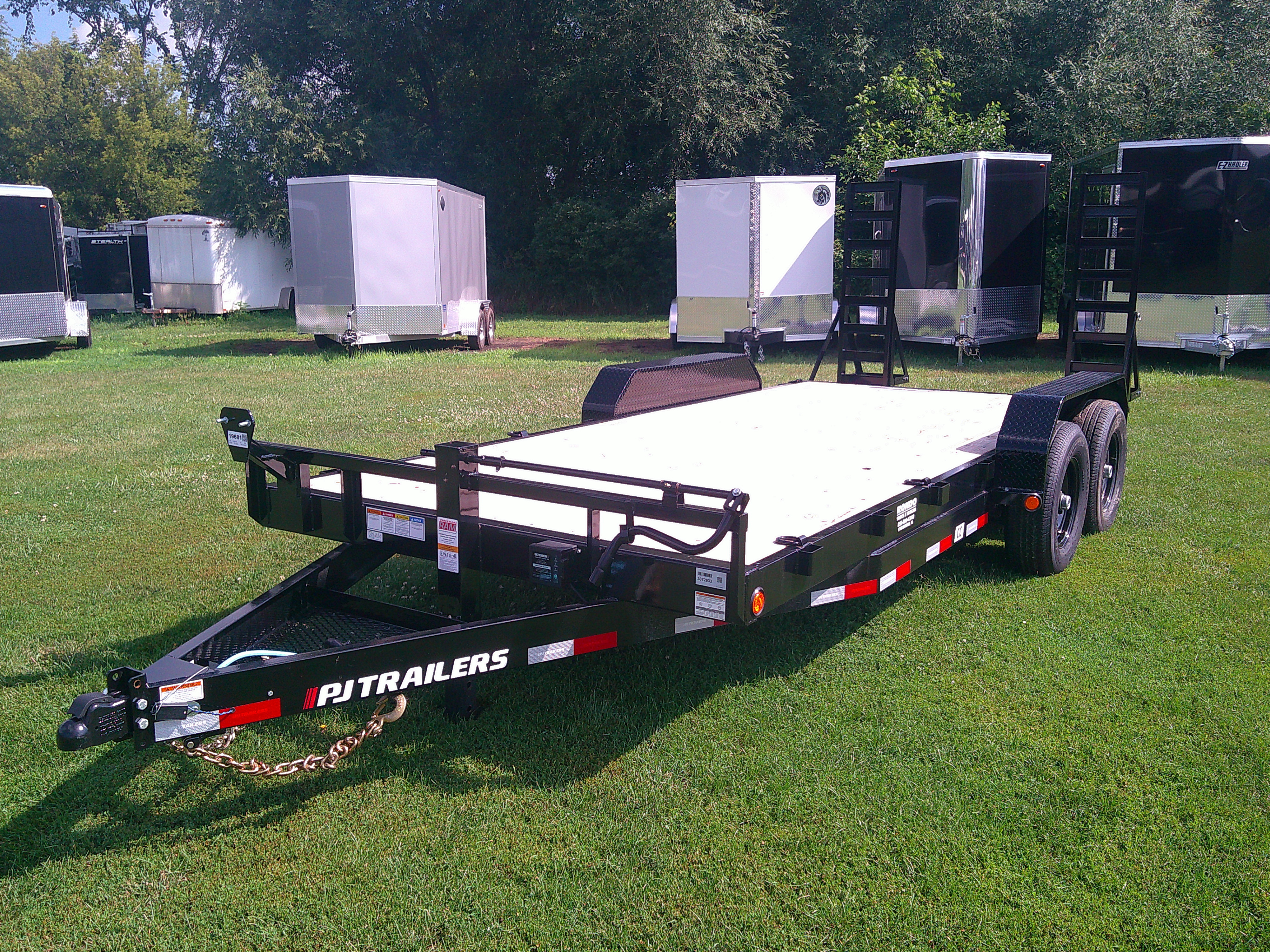 2026 PJ Trailer 83x18 CC Equipment CCJ1872BSBK