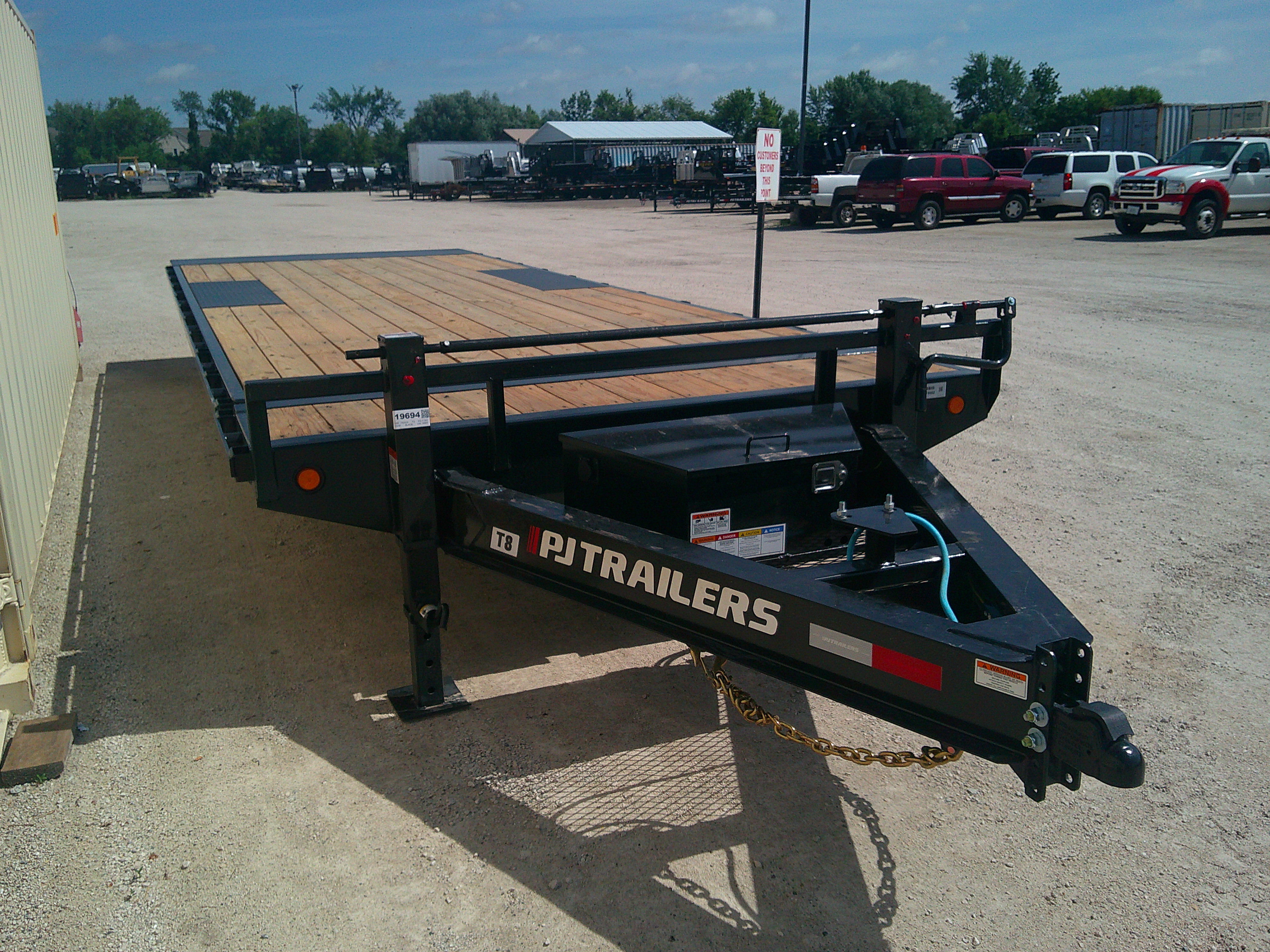 2026 PJ Trailer 102x24 T8 Equipment Deckover Tilt T8J2472BSTK-JA20