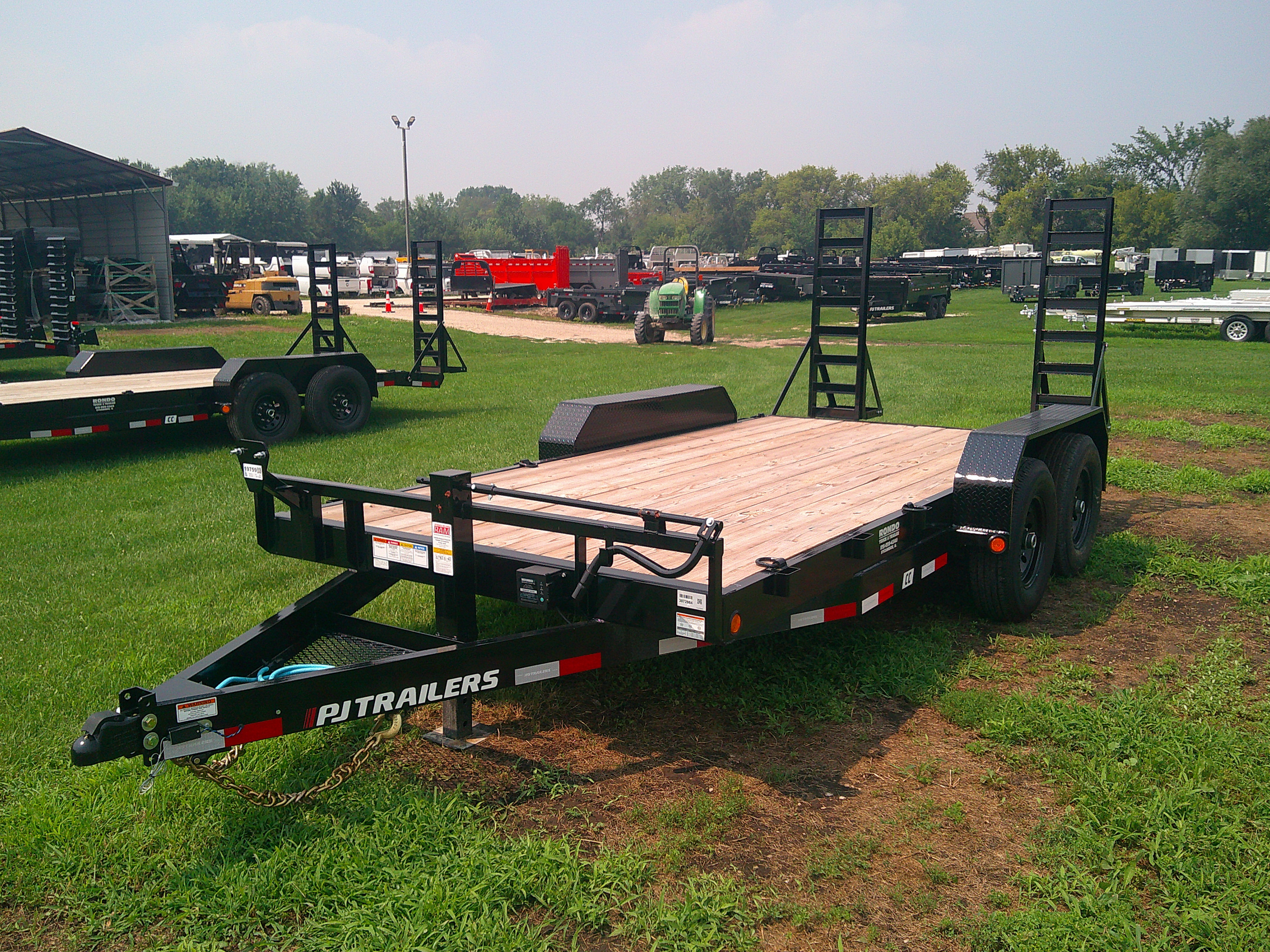 2026 PJ Trailer 83x16 CC Equipment CCJ1672BSBK