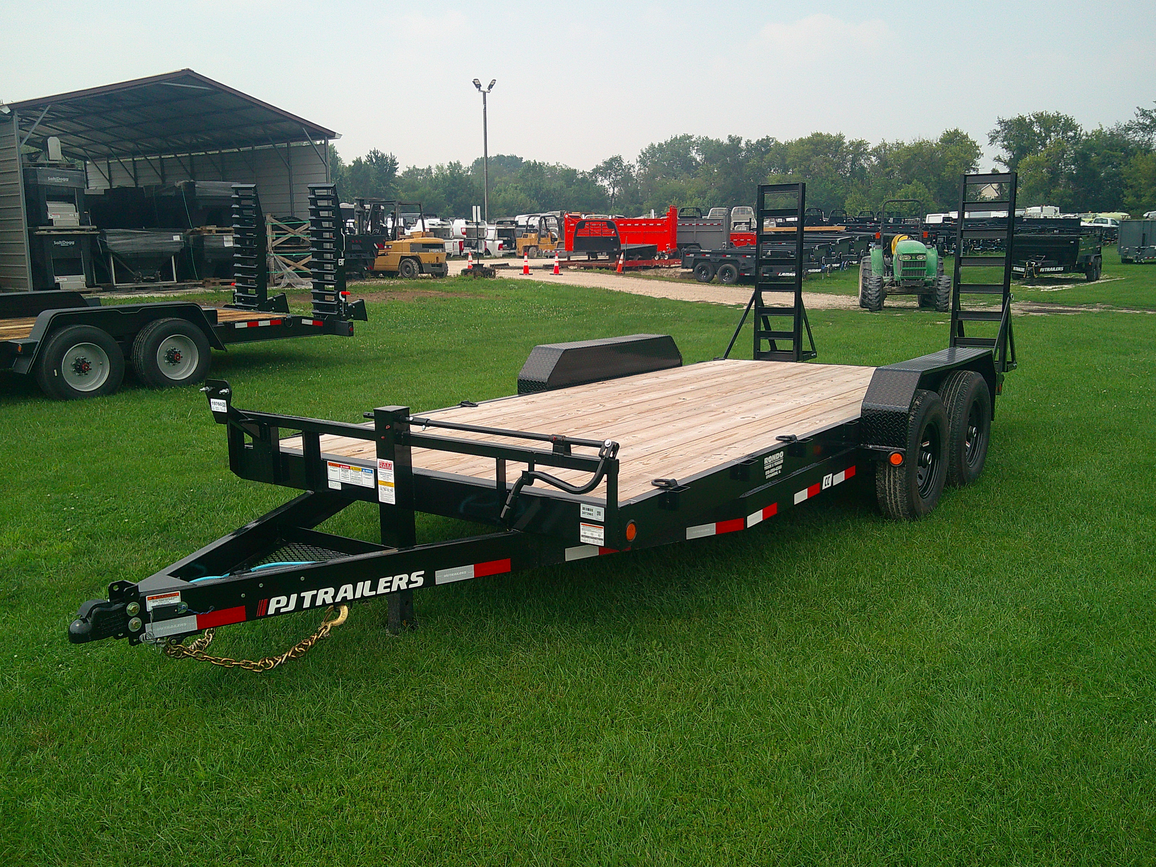 2026 PJ Trailer 83x18 CC Equipment CCJ1872BSBK