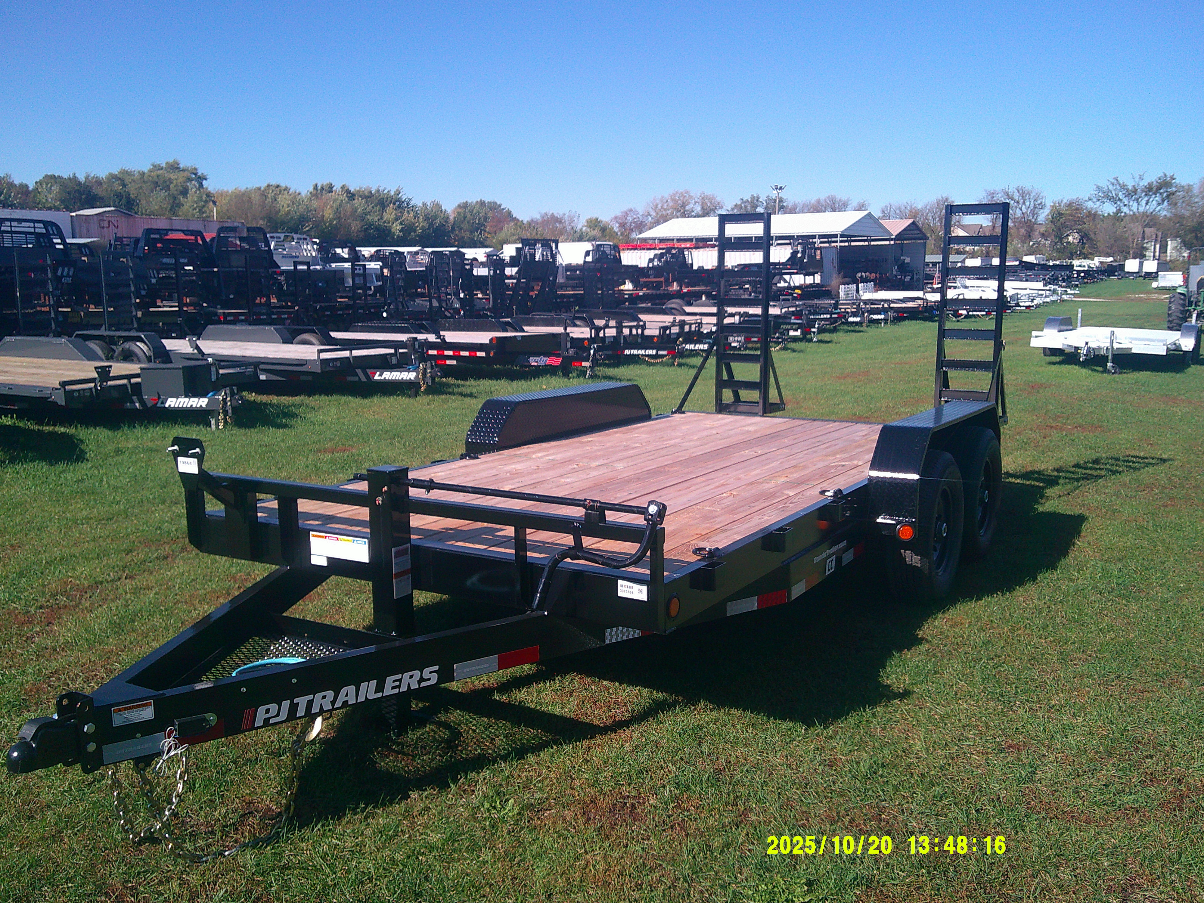 2026 PJ Trailer 83x16 CC Equipment CCJ1672BSBK