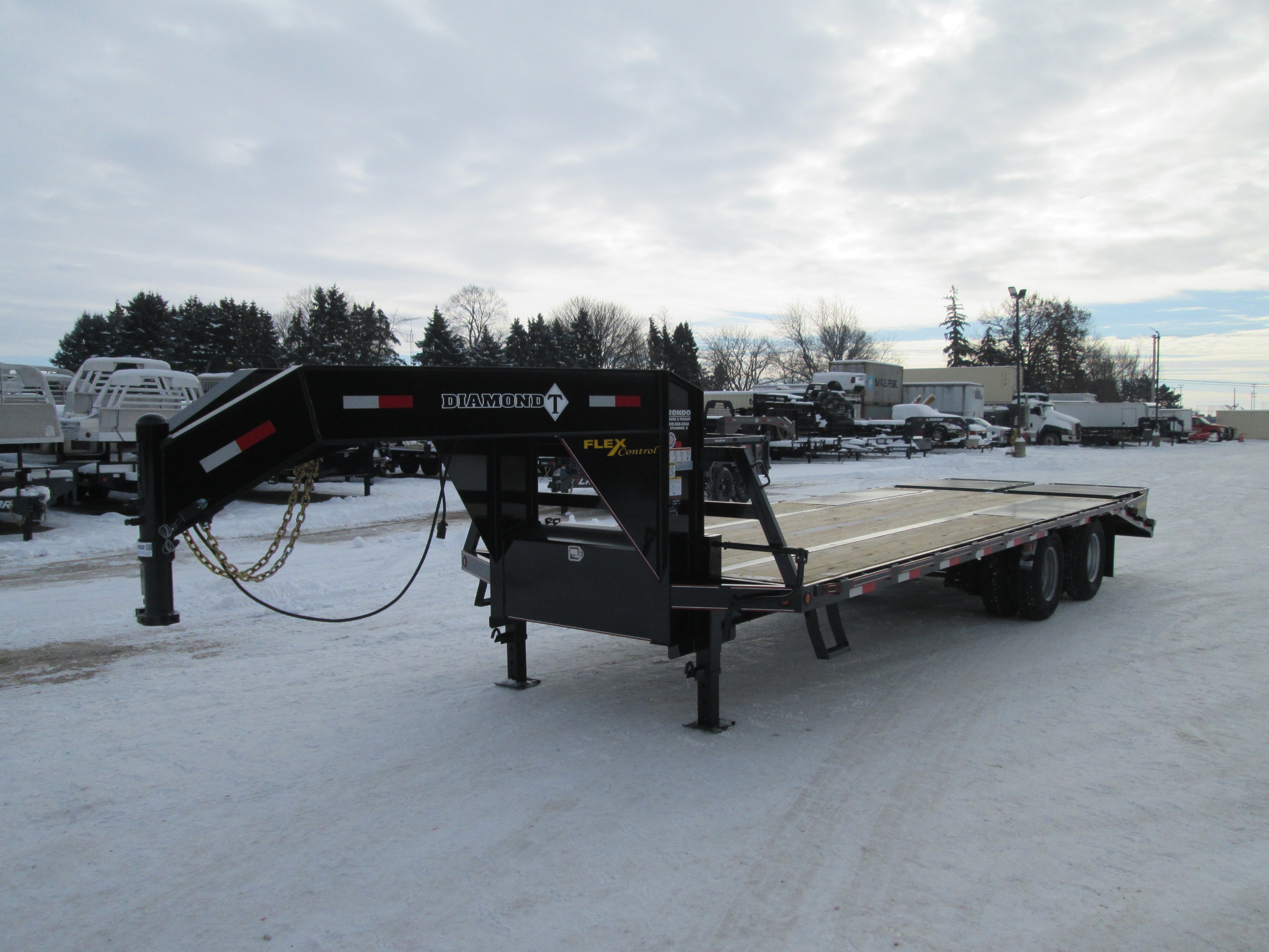 2026 Diamond T 102x25  Gooseneck 10225DTF240