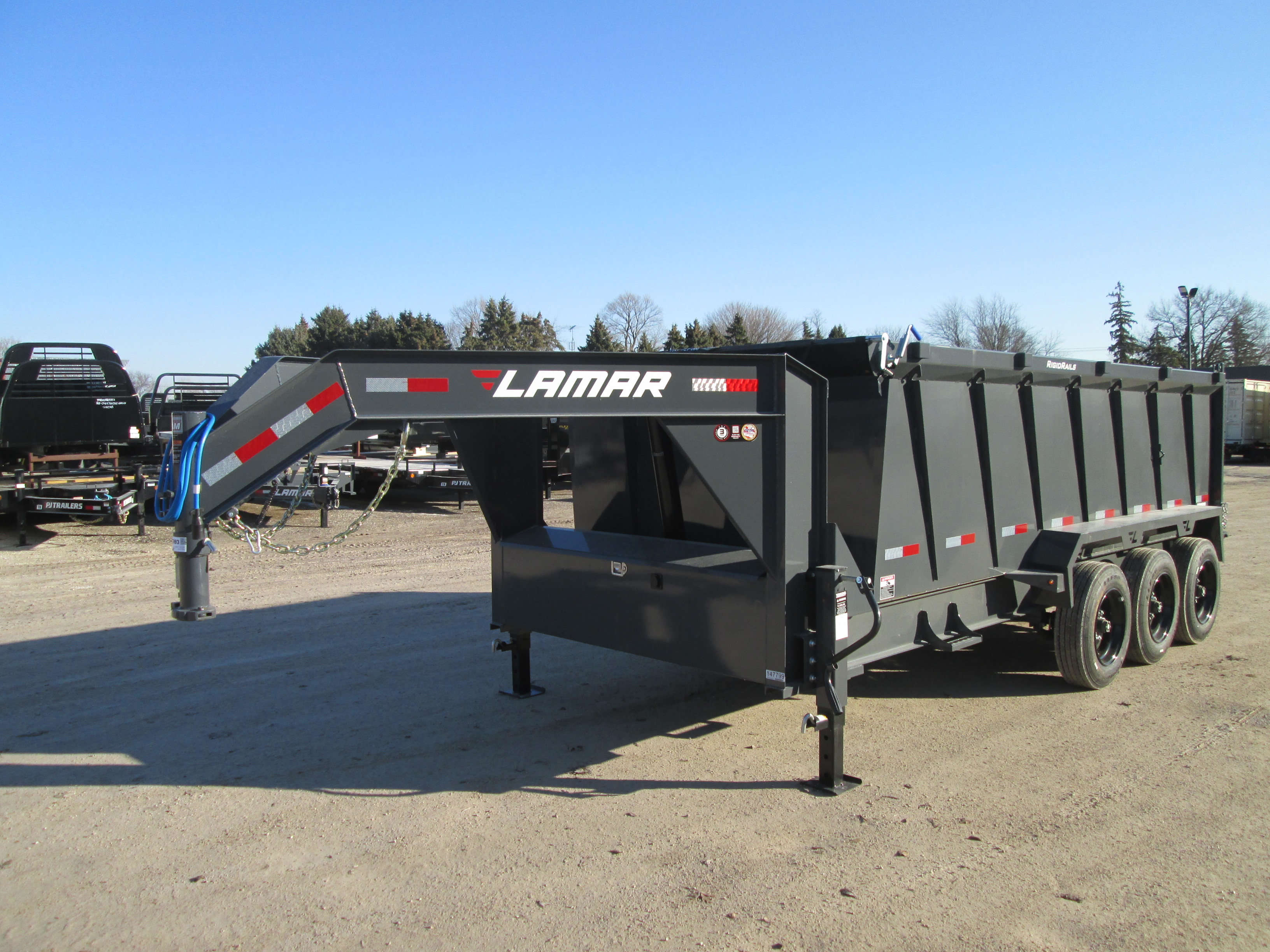 2026 Lamar 83x16  Gooseneck Dump DT831637