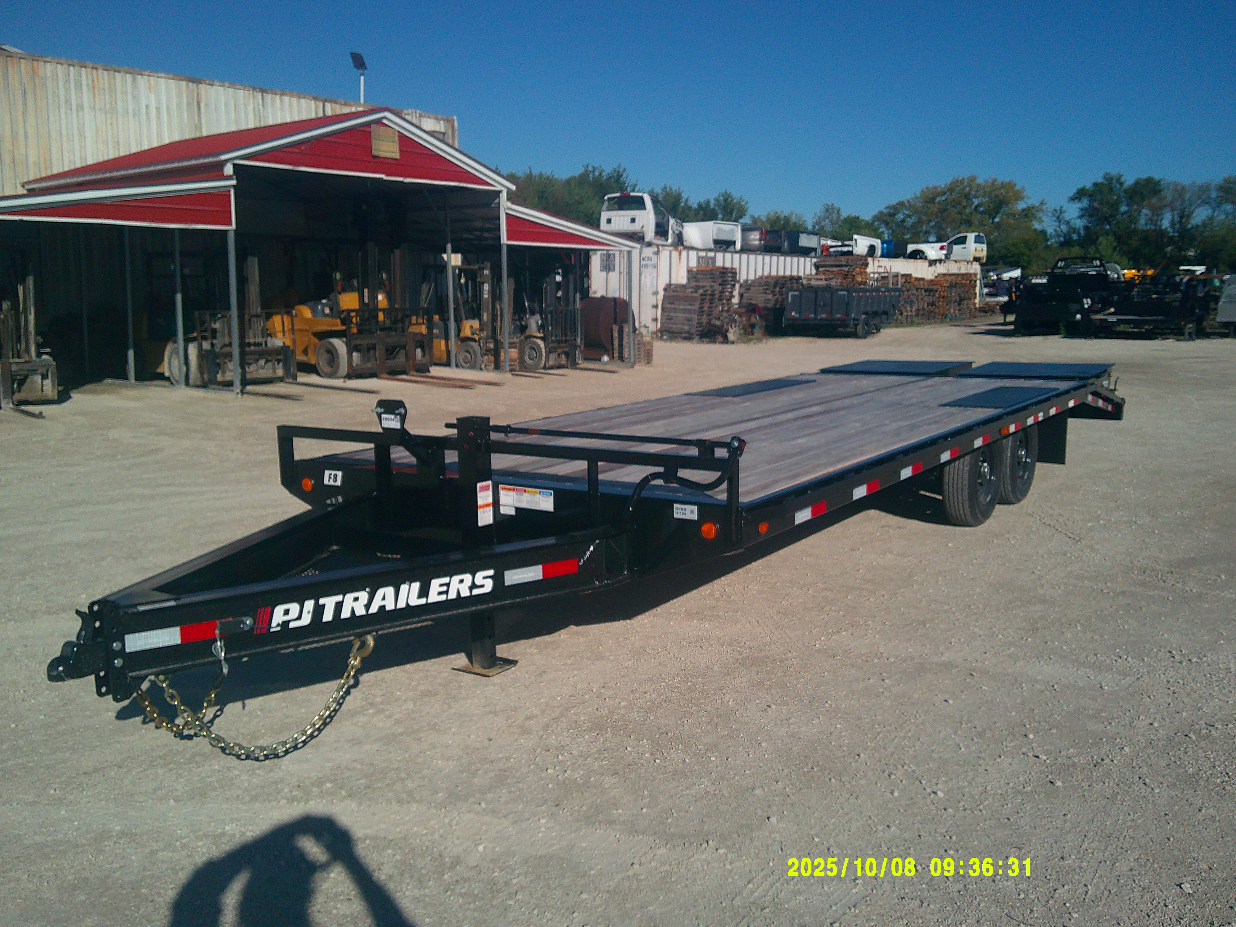 2026 PJ Trailer 102x24 F8 Equipment Deckover F8J2472BSYK