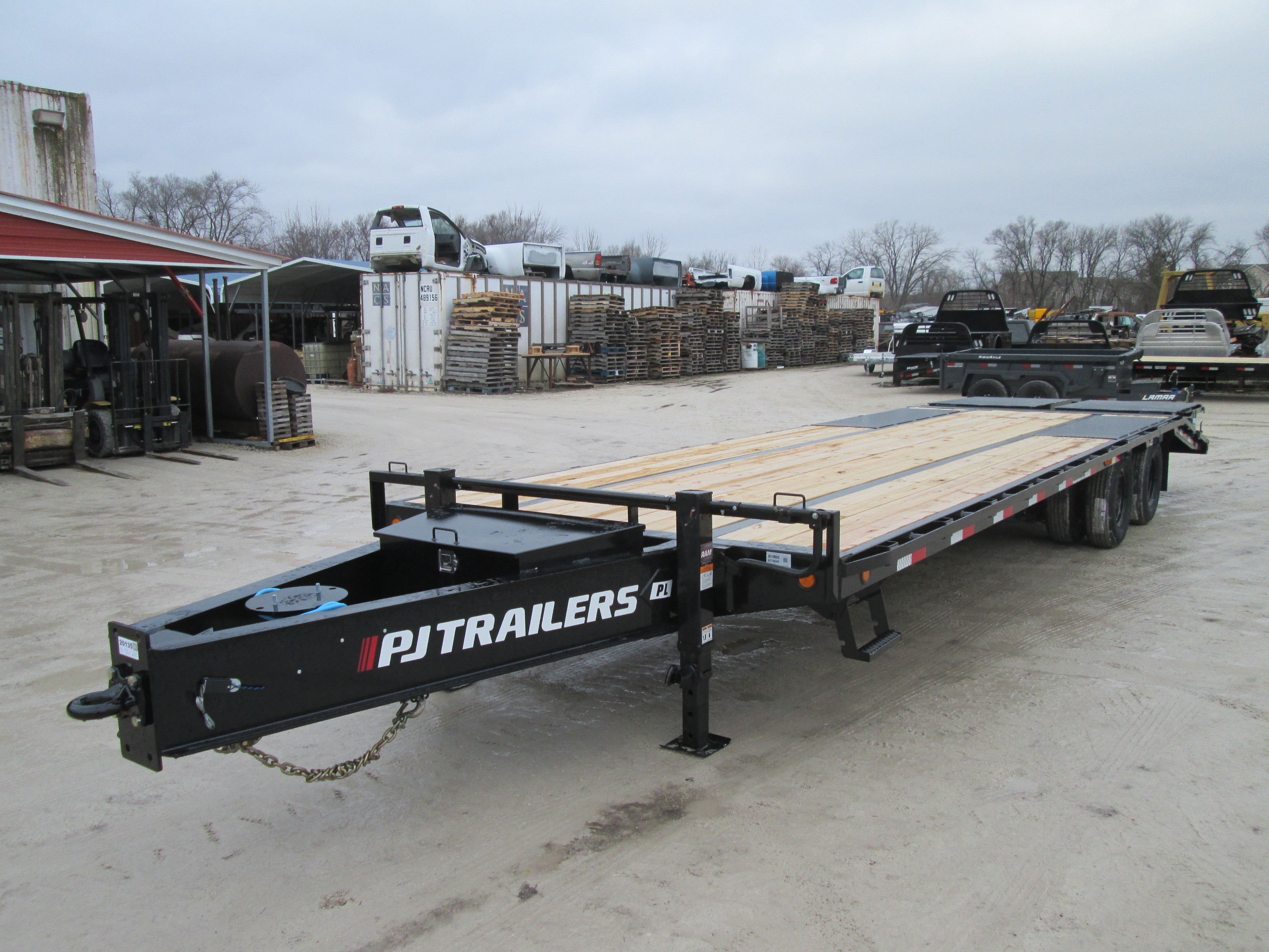 2026 PJ Trailer 102x28 PL Equipment Deckover PLP28A2BSWK