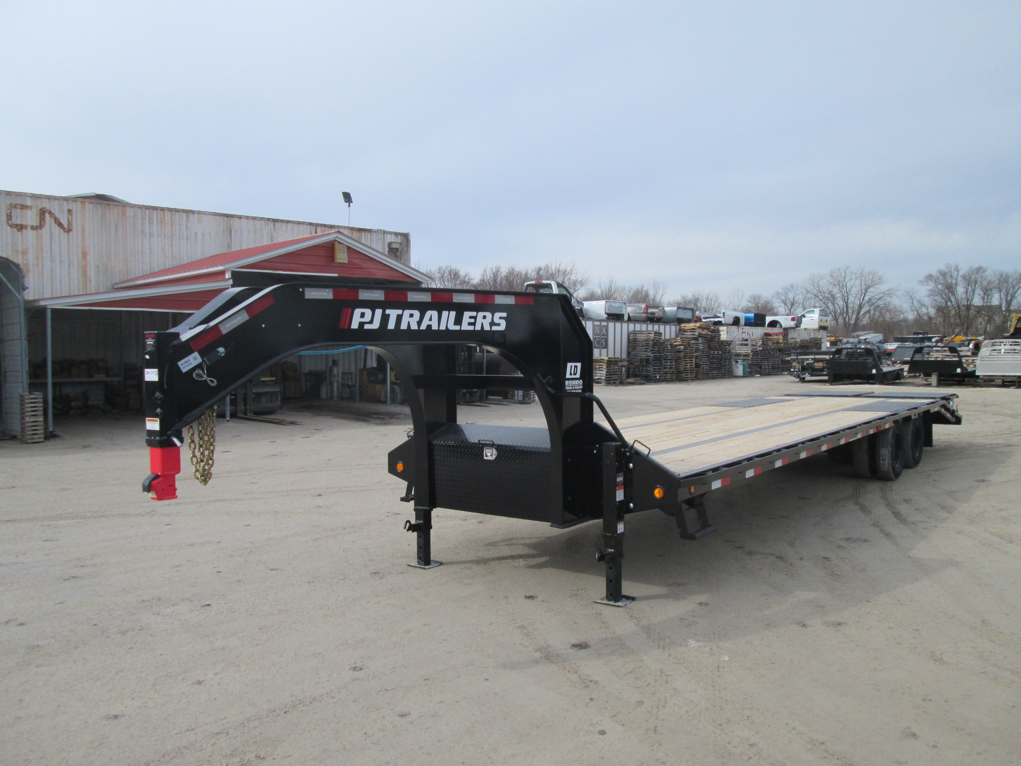 2026 PJ Trailer 102x34 LD Gooseneck LDQ34A2BSWK