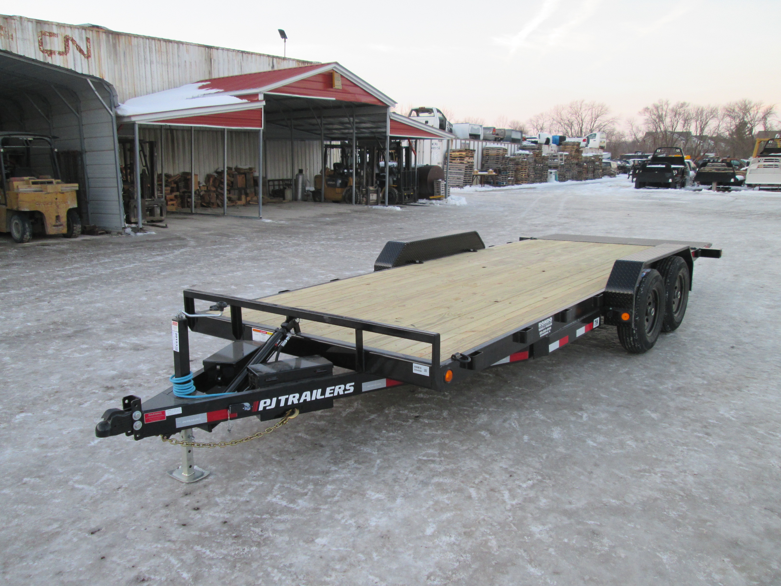 2026 PJ Trailer 83x20 TH Equipment Tilt THJ2052BSTK-DR01-GV09