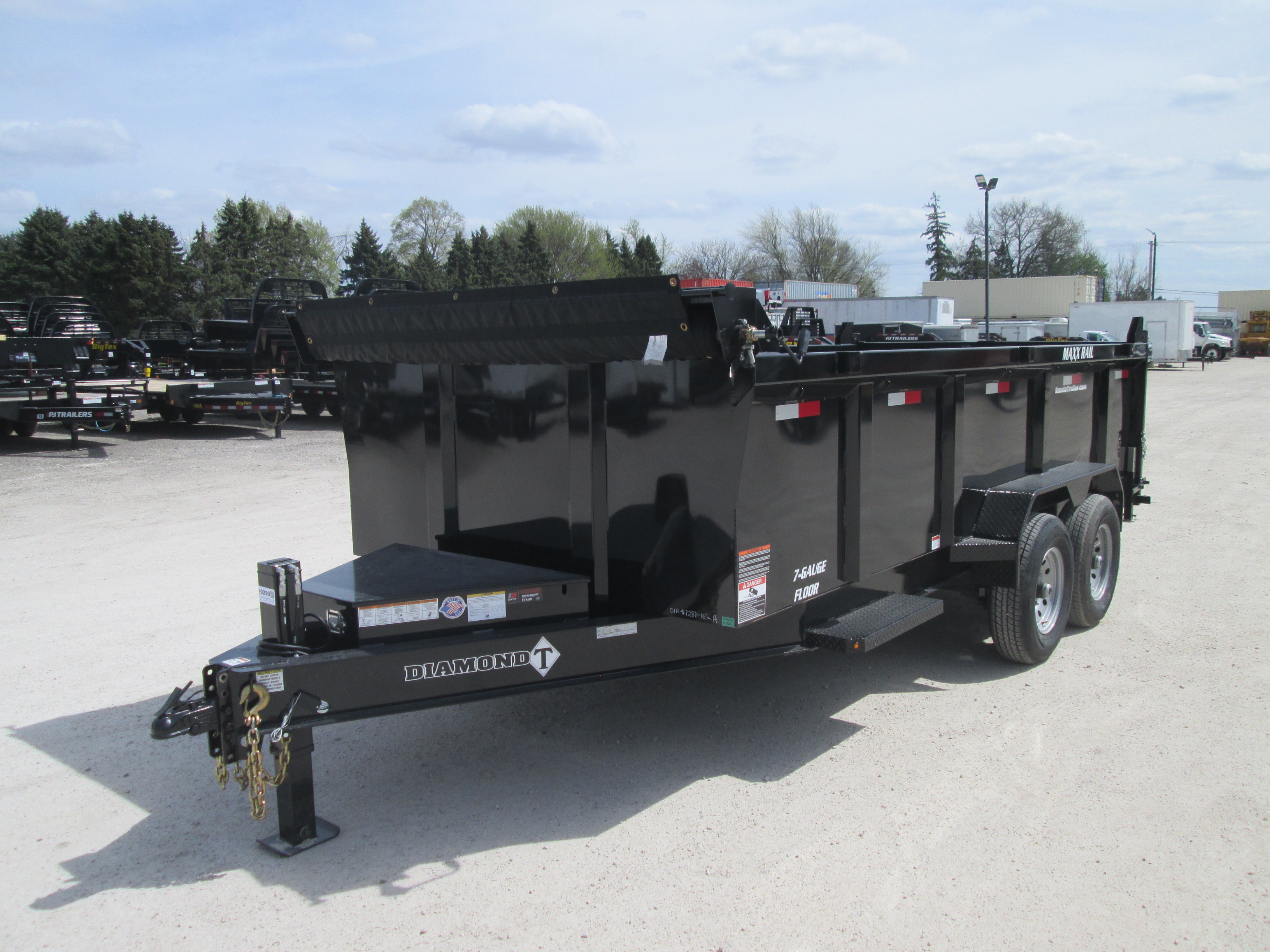 2026 Diamond T 83x16  Dump 8316DMP140-36