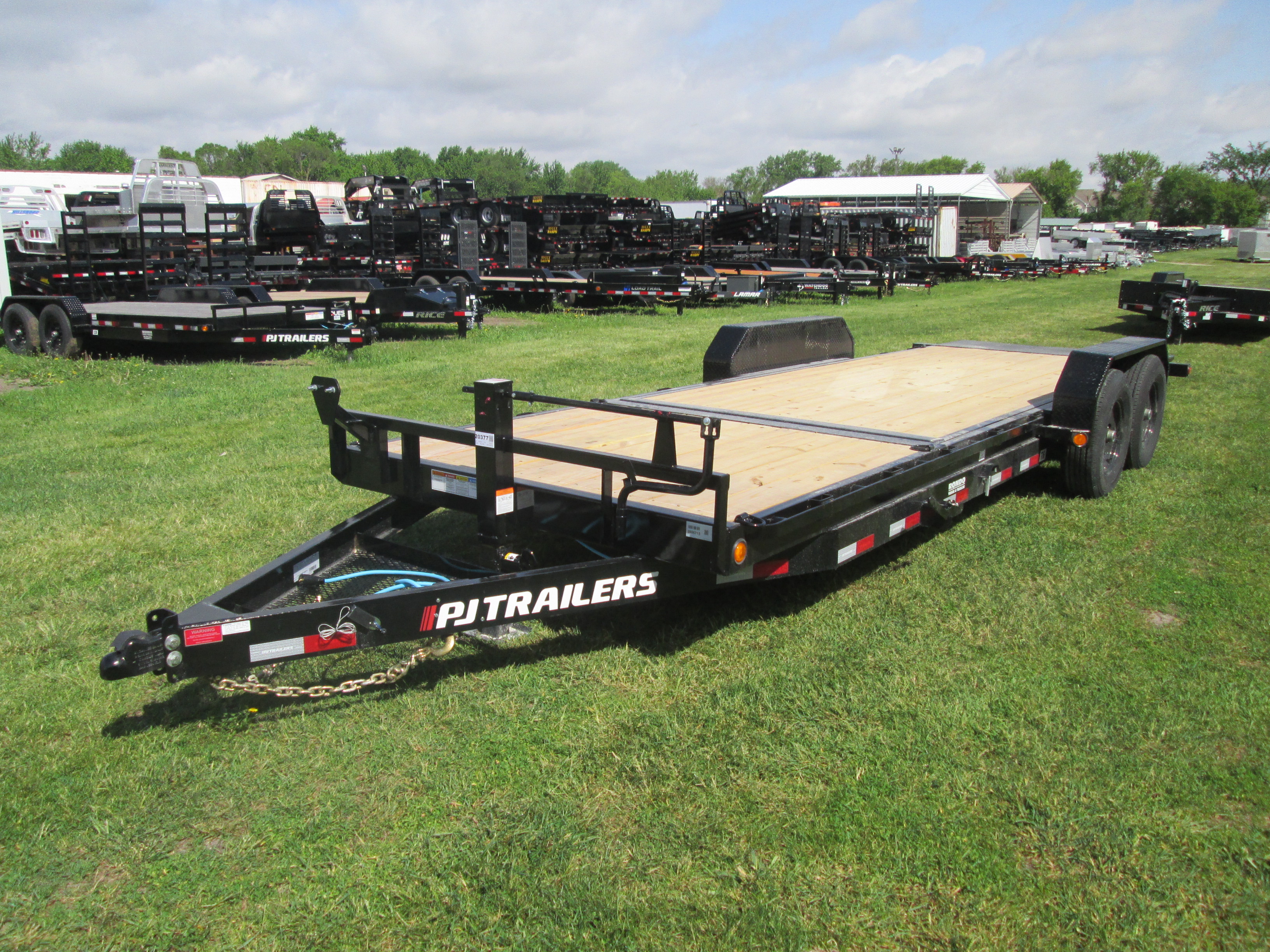 2026 PJ Trailer 82x22 T6 Equipment Tilt T6J2272BTTK