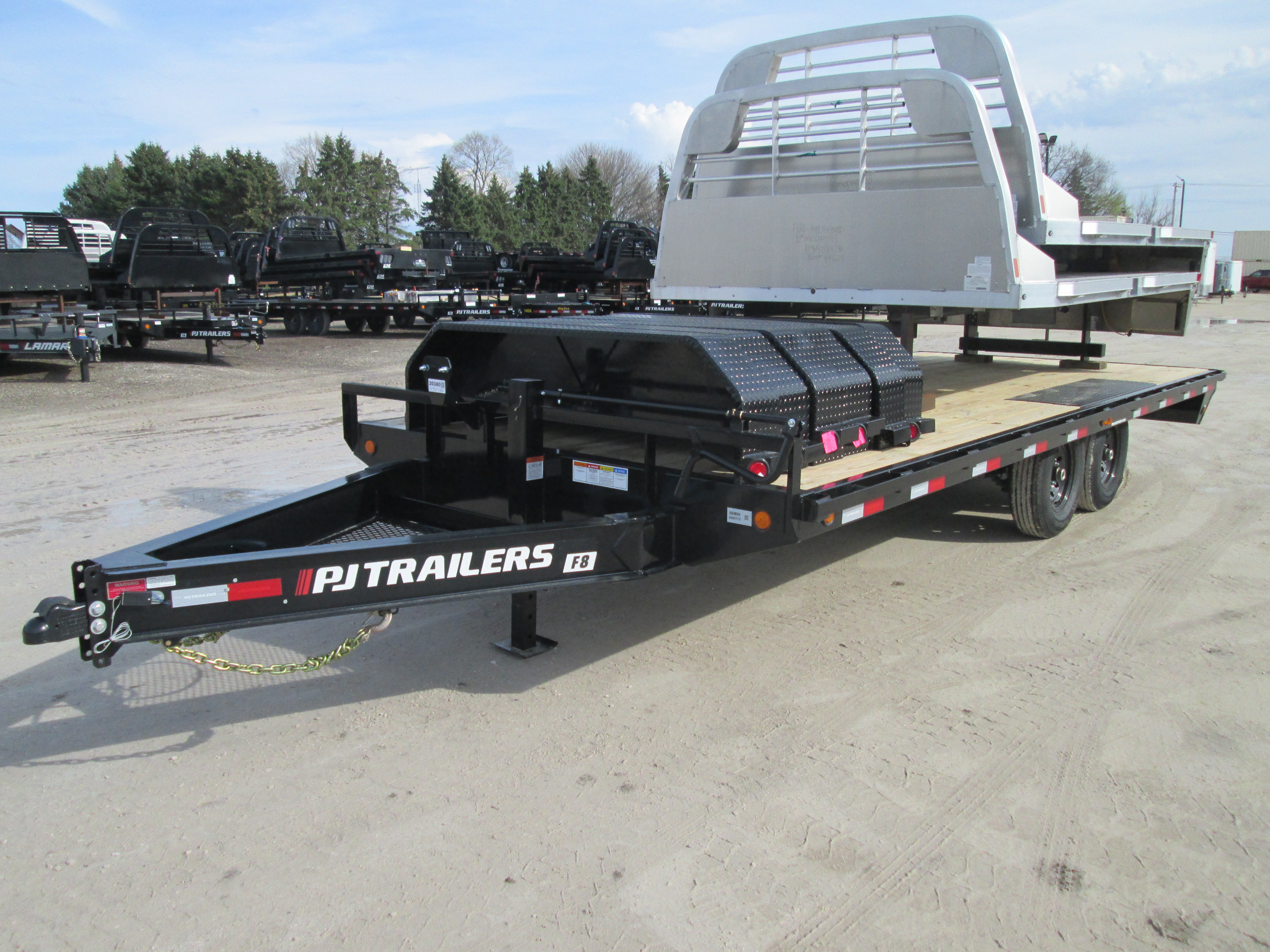 2026 PJ Trailer 102x20 F8 Equipment Deckover F8J2072BSSK