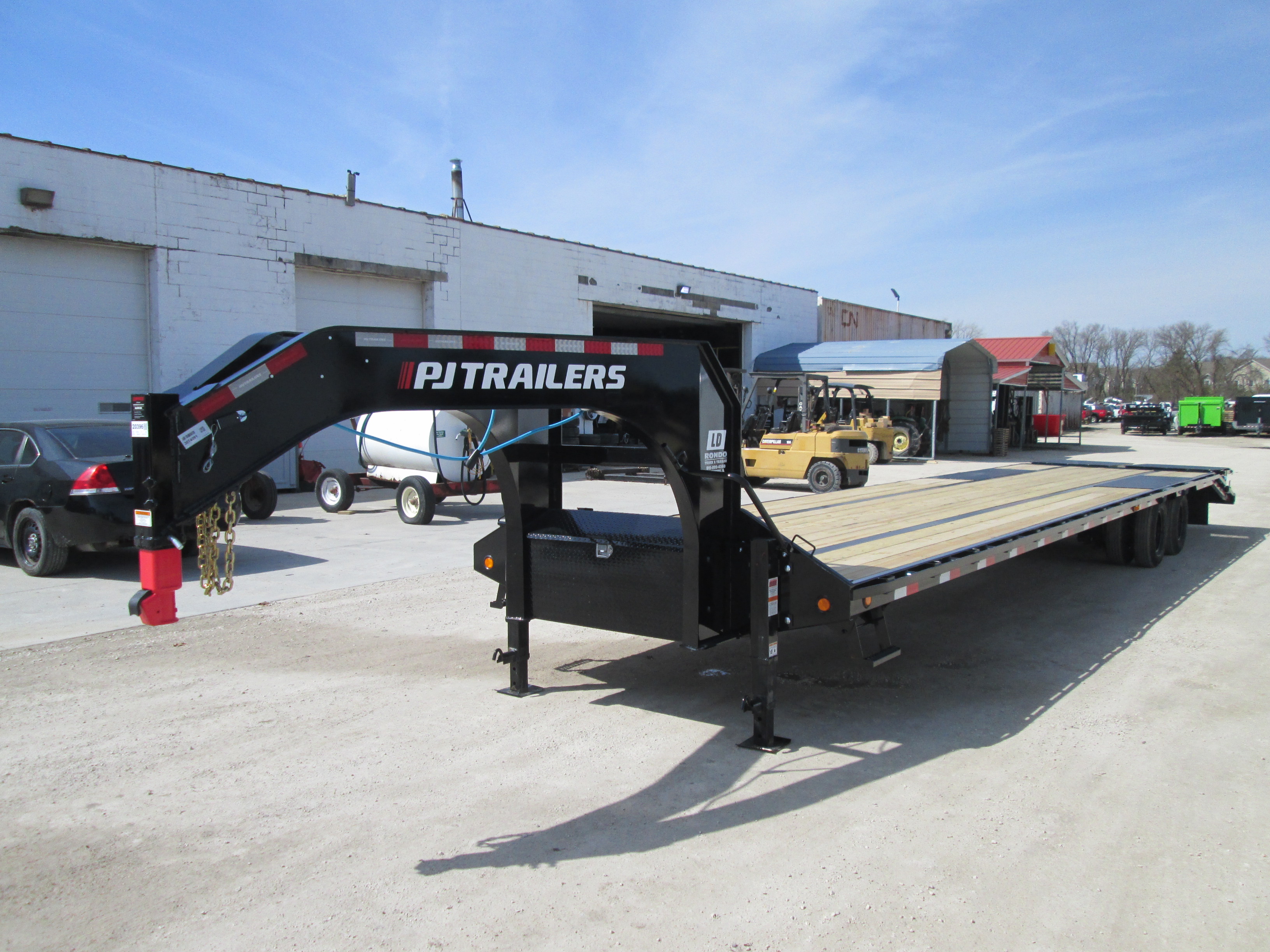 2026 PJ Trailer 102x40 LD Gooseneck LDQ40A2BSWK