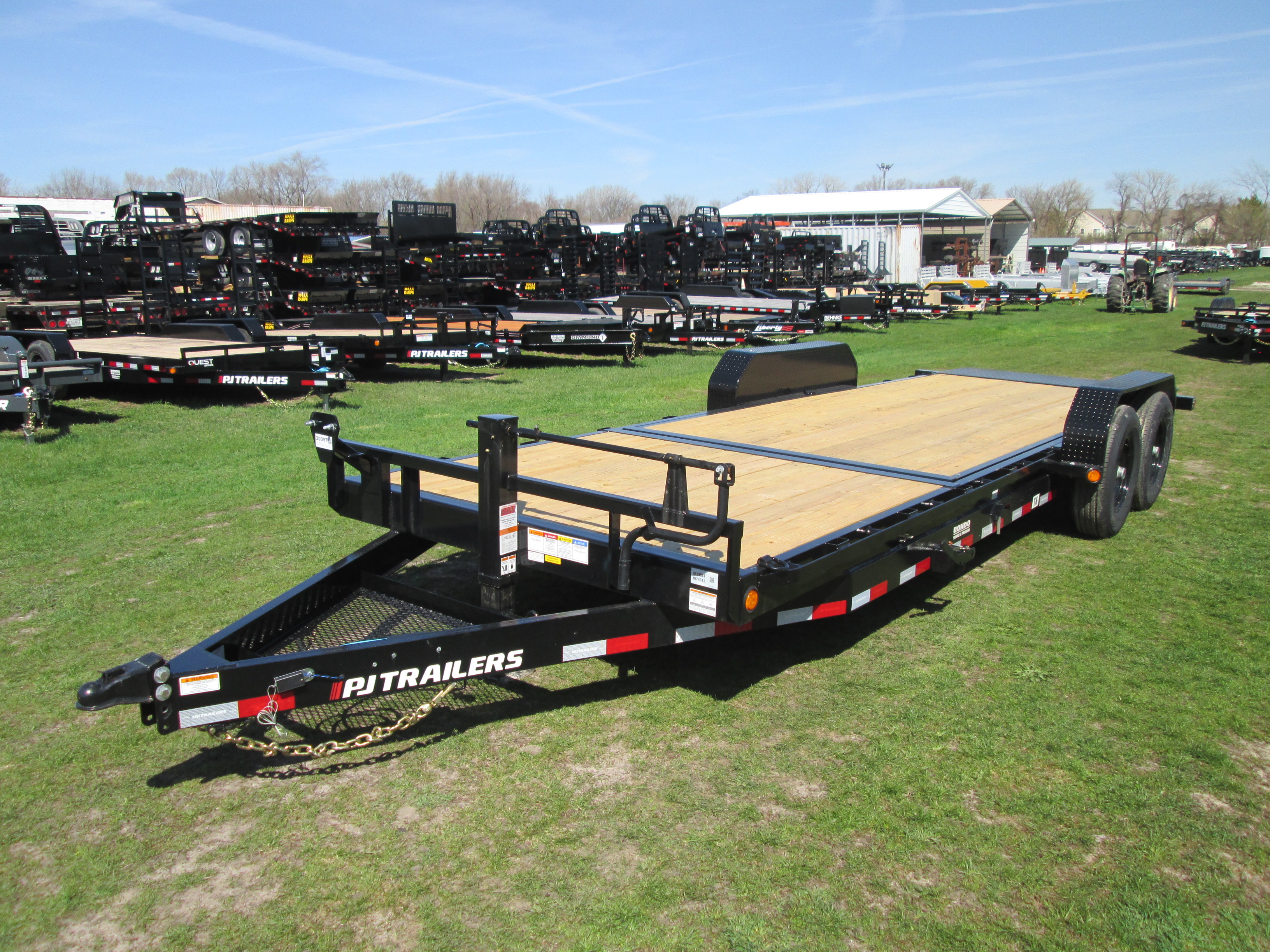 2026 PJ Trailer 82x22 T6 Equipment Tilt T6J2272BTTK