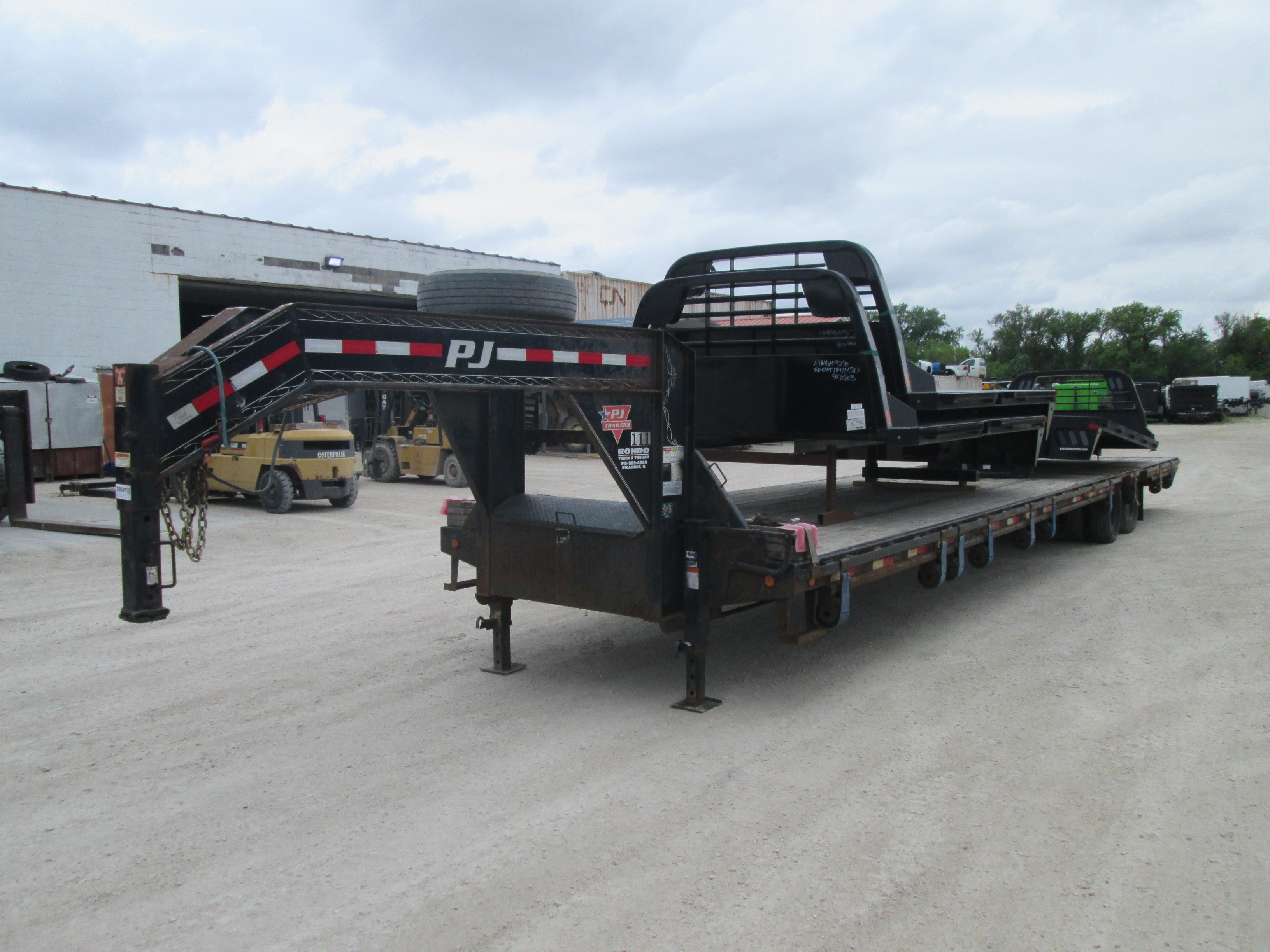 2022 PJ Trailer 102x40 LD Gooseneck LDS40D2HASKK
