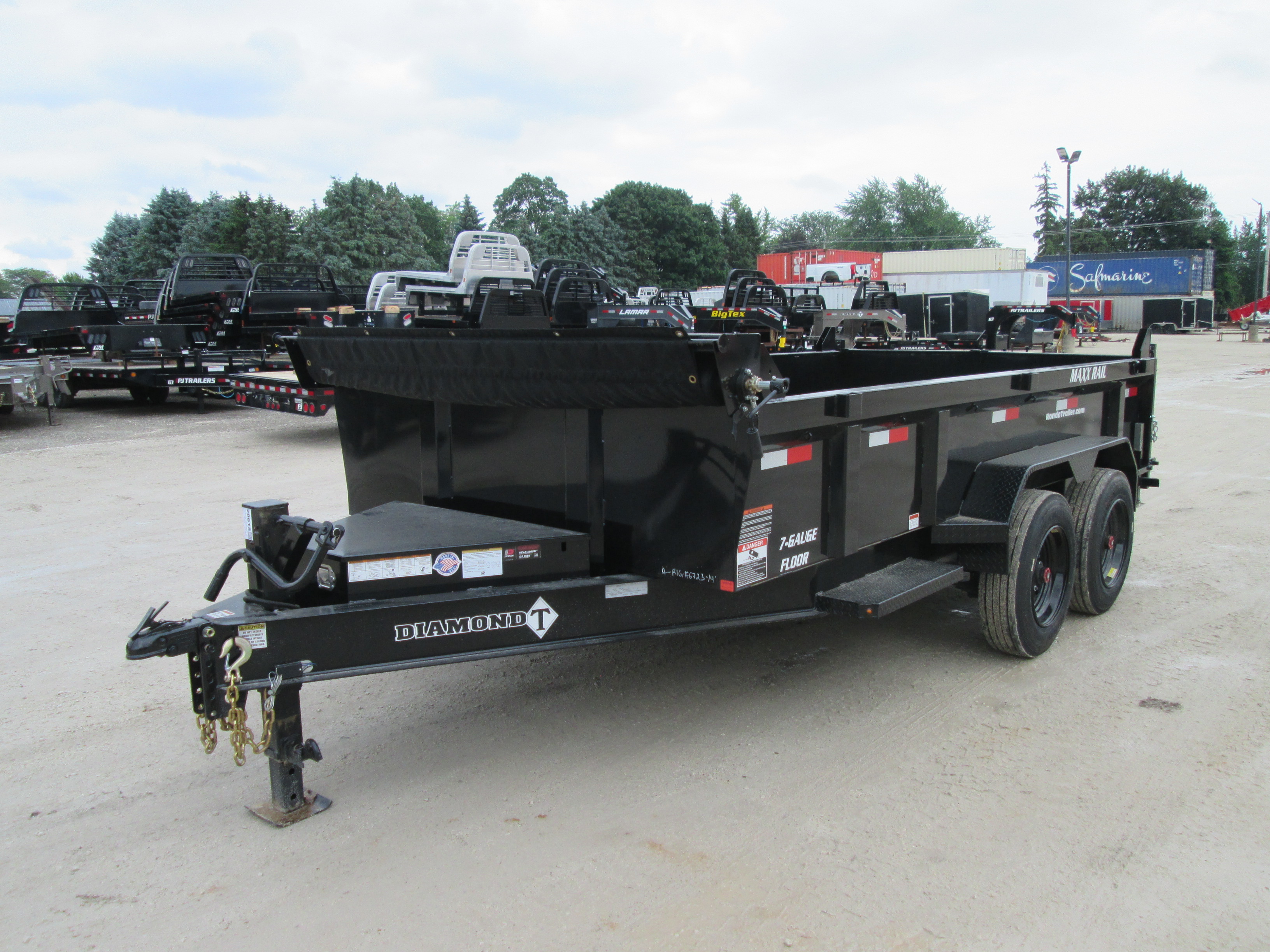 2026 Diamond T 83x14  Dump 8314DMP160