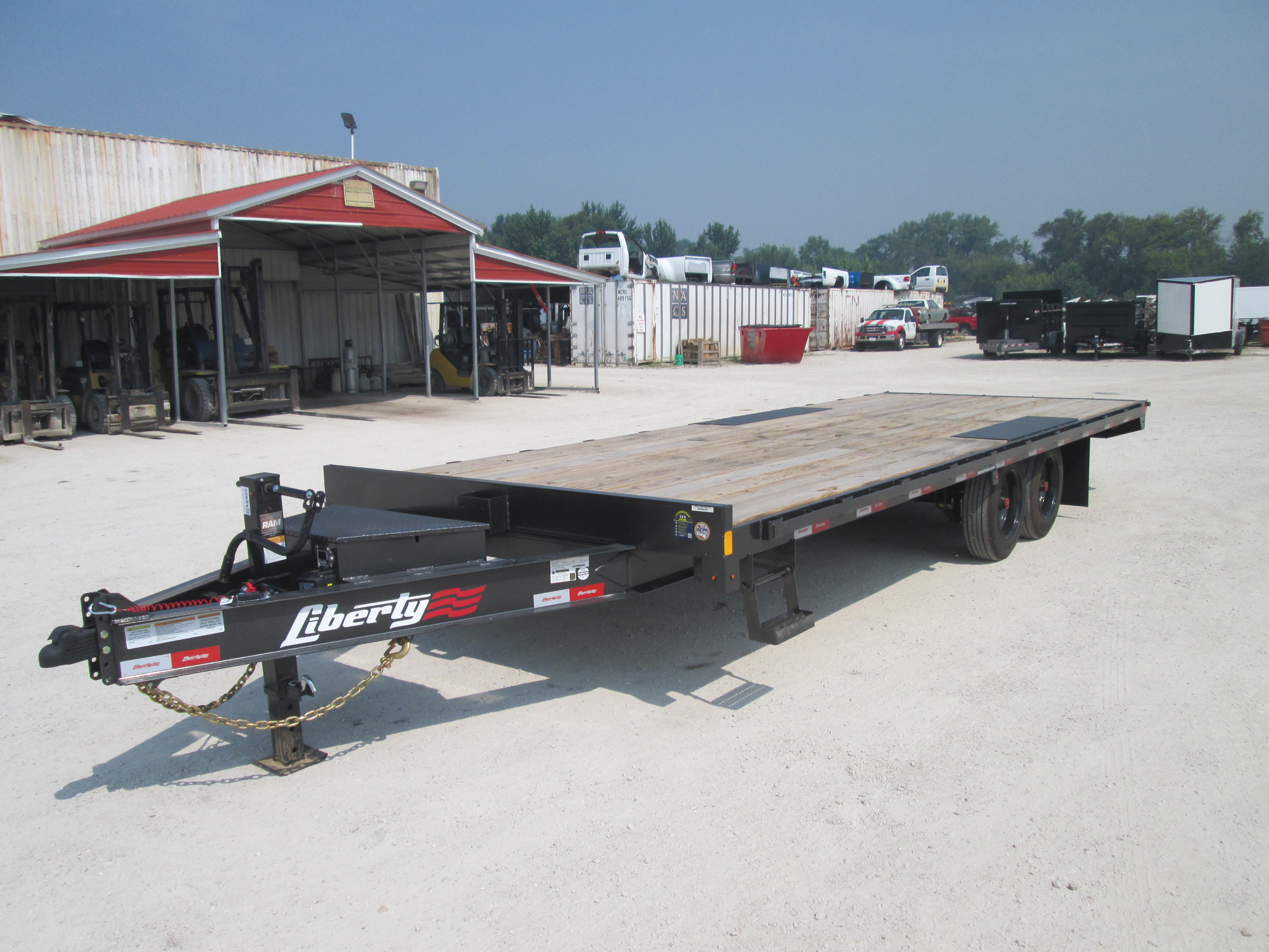 2026 Liberty 102x22  Equipment Deckover LOA16K102X22B8PW