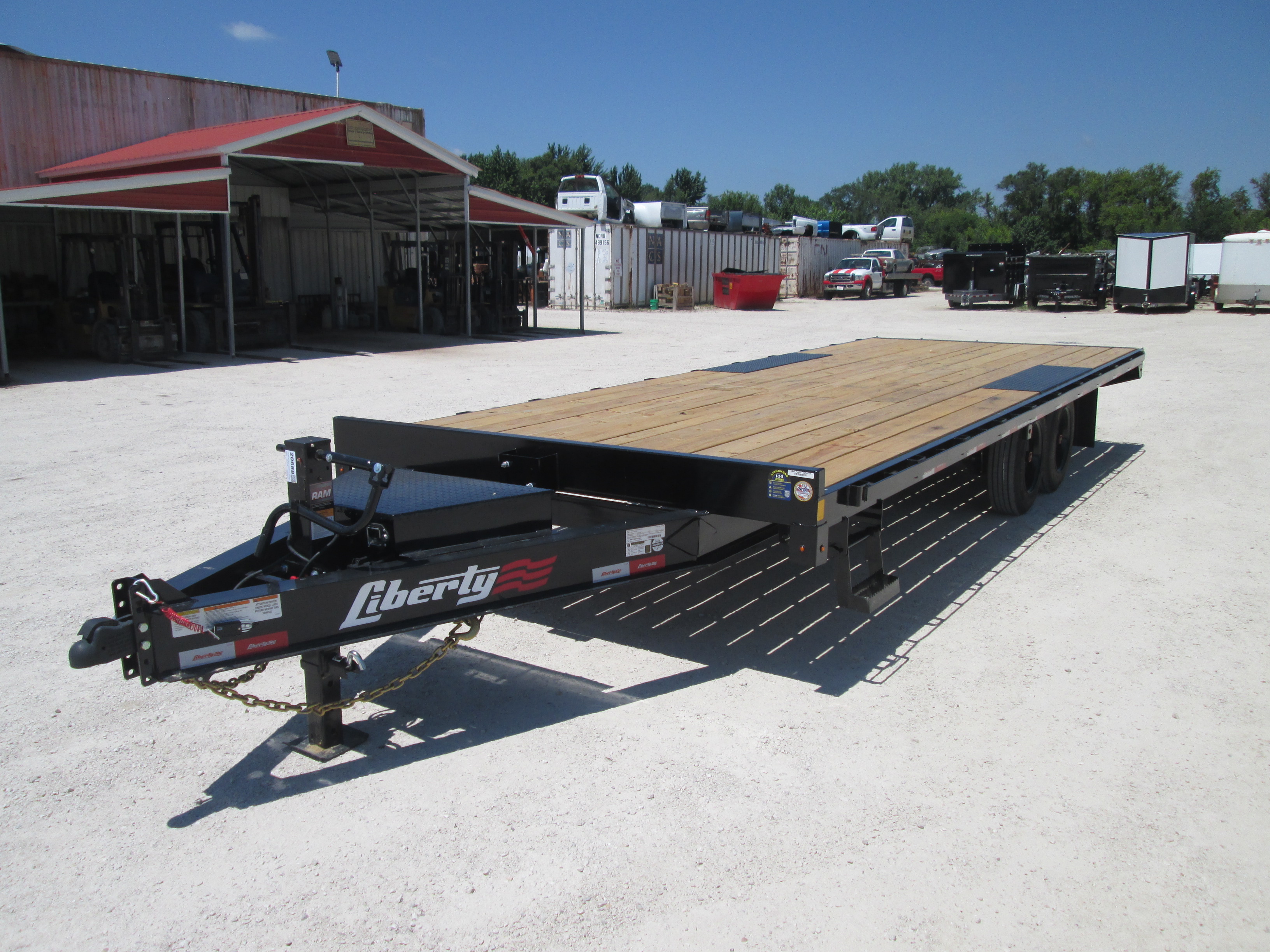 2026 Liberty 102x22  Equipment Deckover LOA16K102X22B8PW