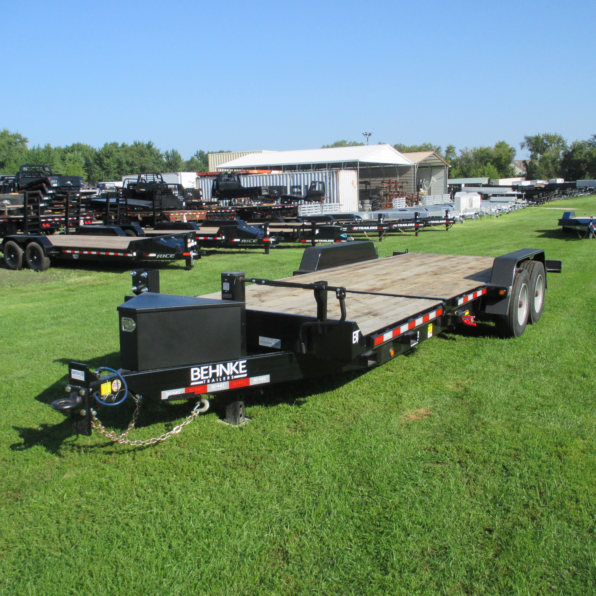 2027 Behnke Trailers 83x22  Equipment Tilt TBCT2220ET-10K