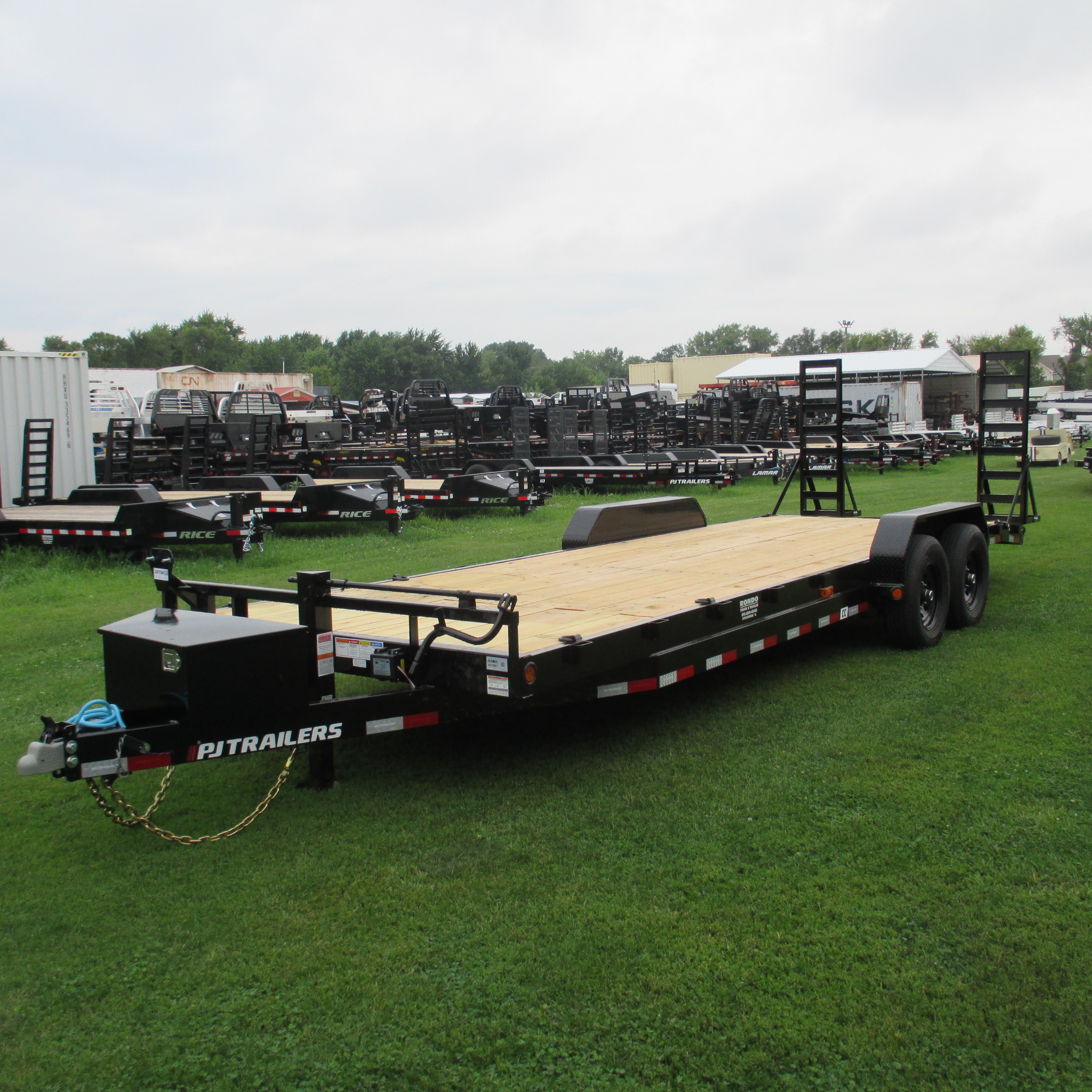 2027 PJ Trailer 83x24 CC Equipment CCJ2472BSBK-TB05