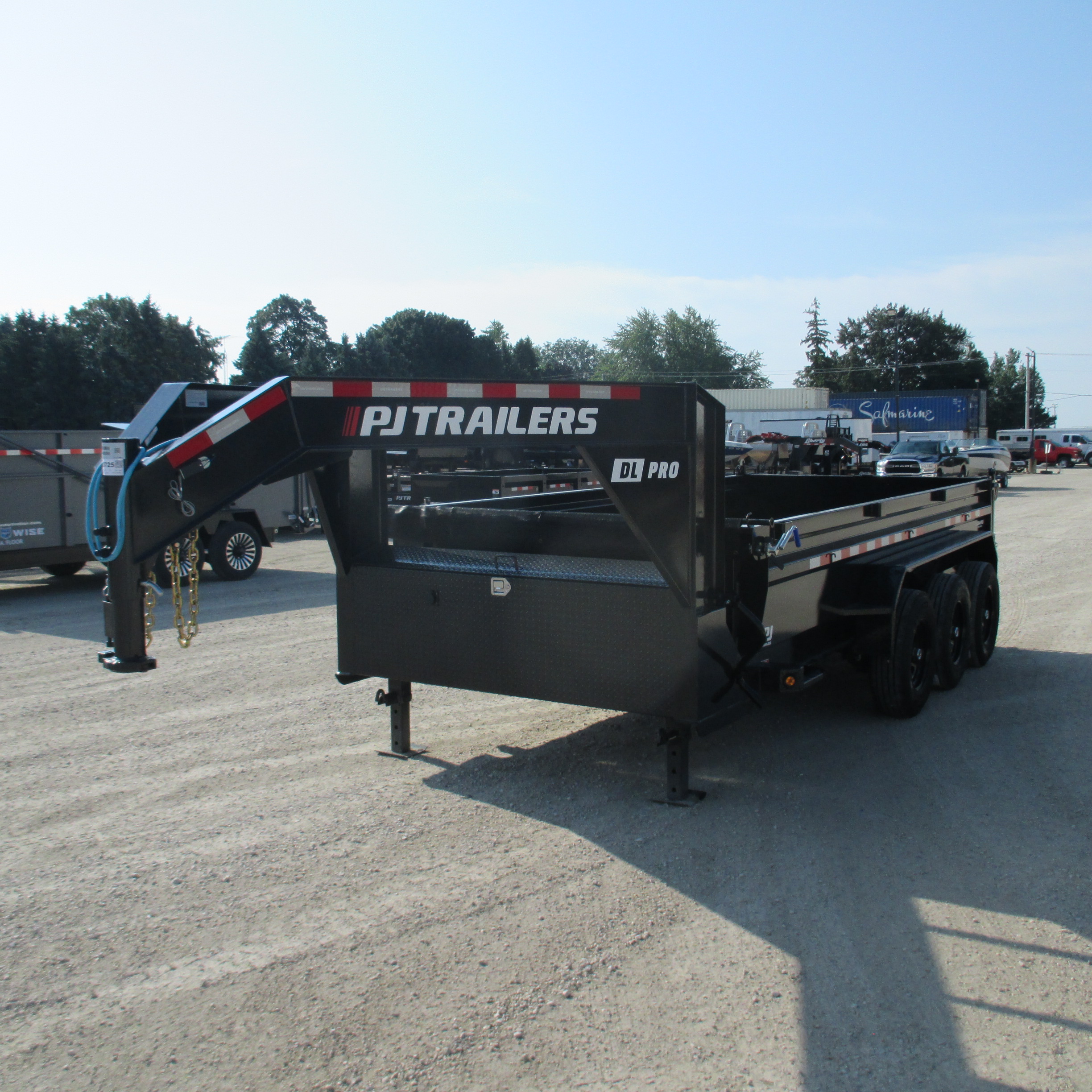 2026 PJ Trailer 83x16 DL Gooseneck Dump DLR1673BSSK