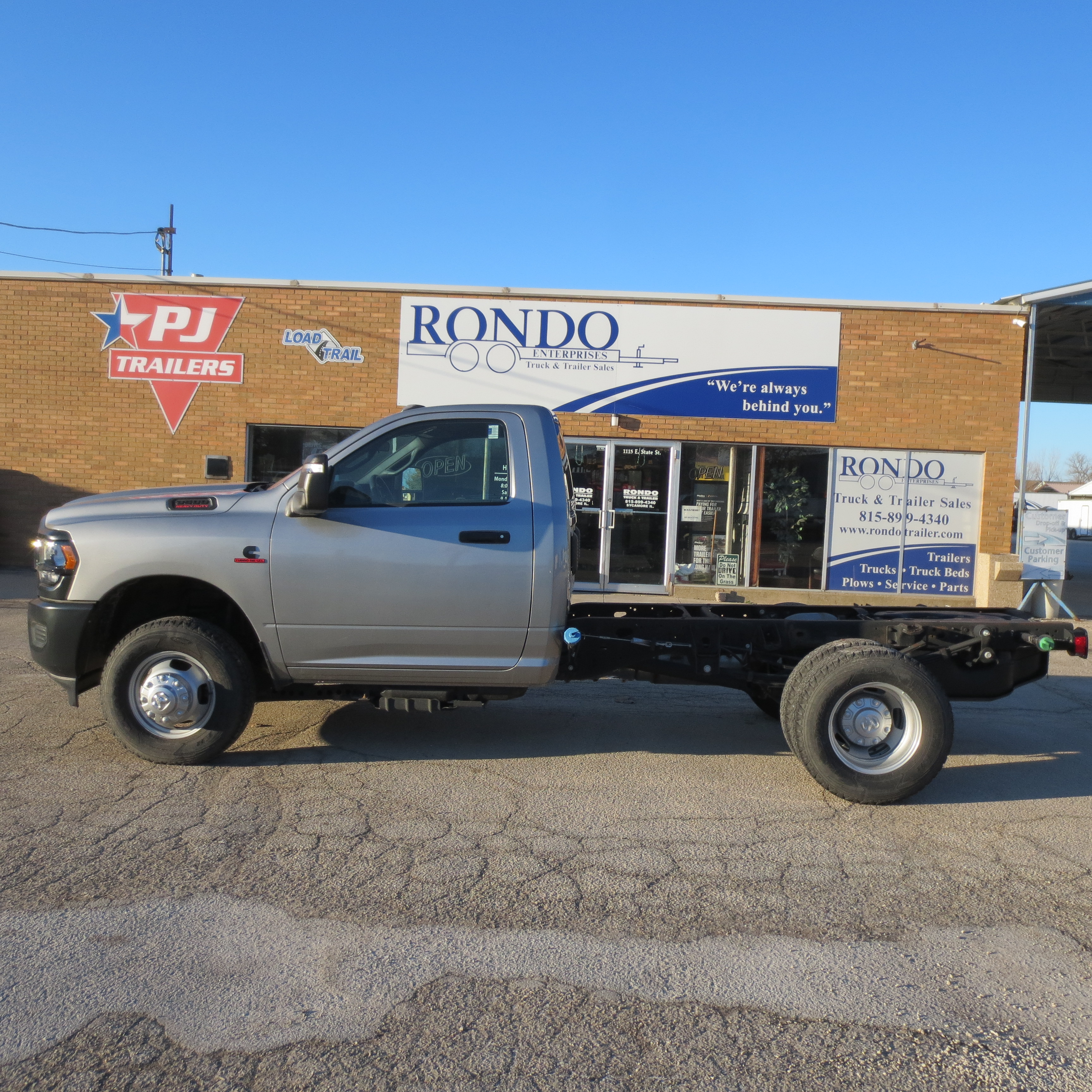 2023 Ram 3500 Regular Cab Chassis Tradesman