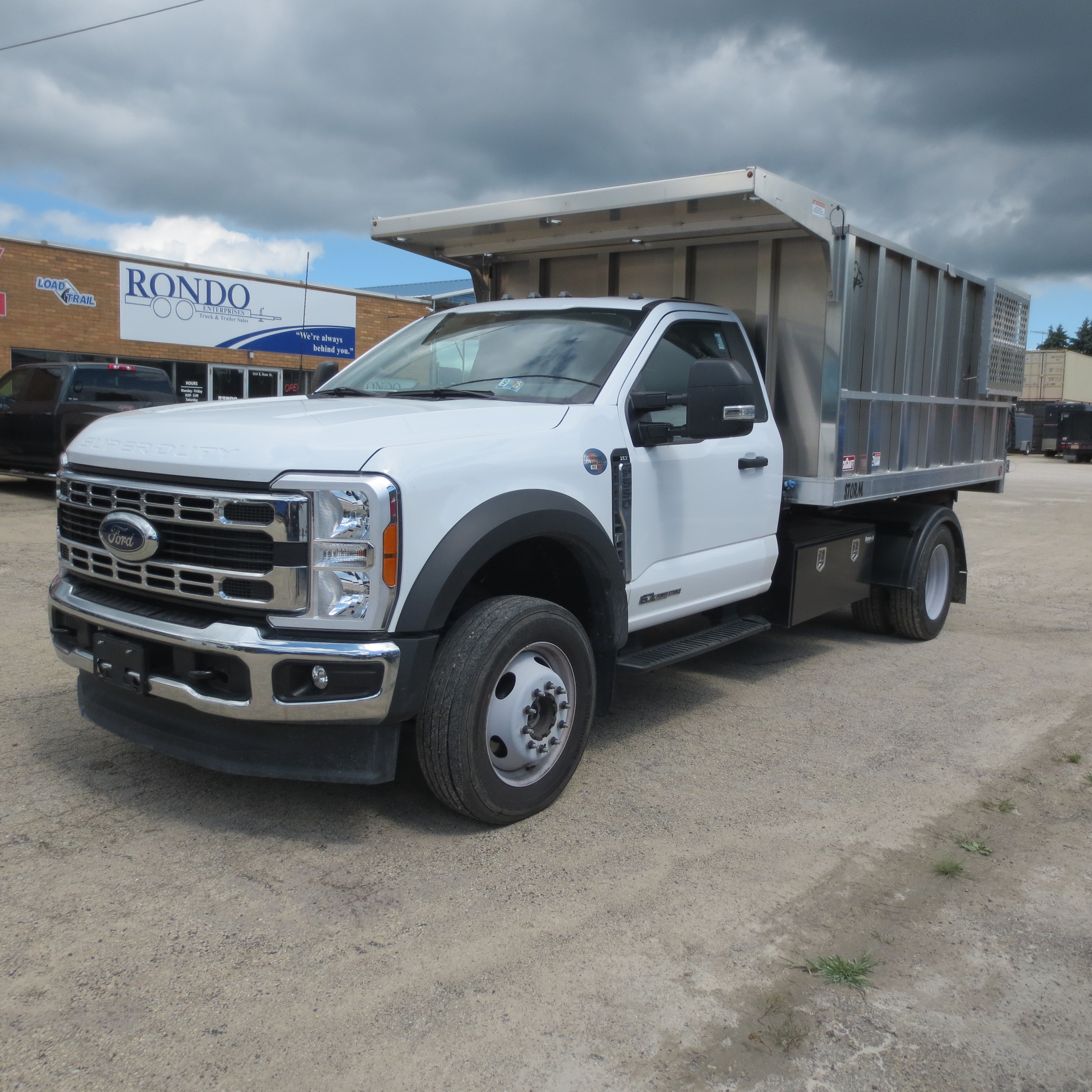 2023 Ford F550 Regular Cab Dump body XLT