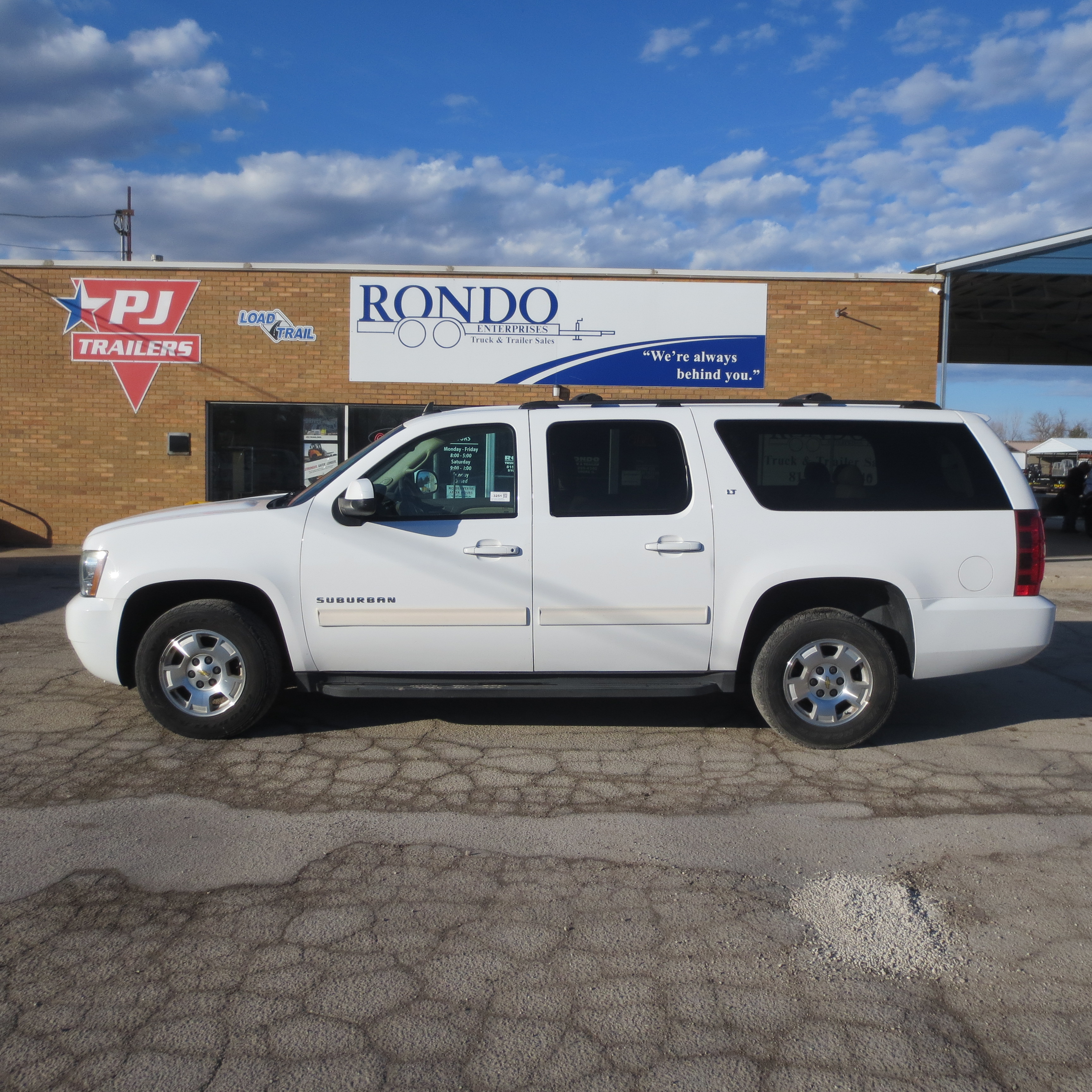 2014 Chevy 1500 Suburban   LT
