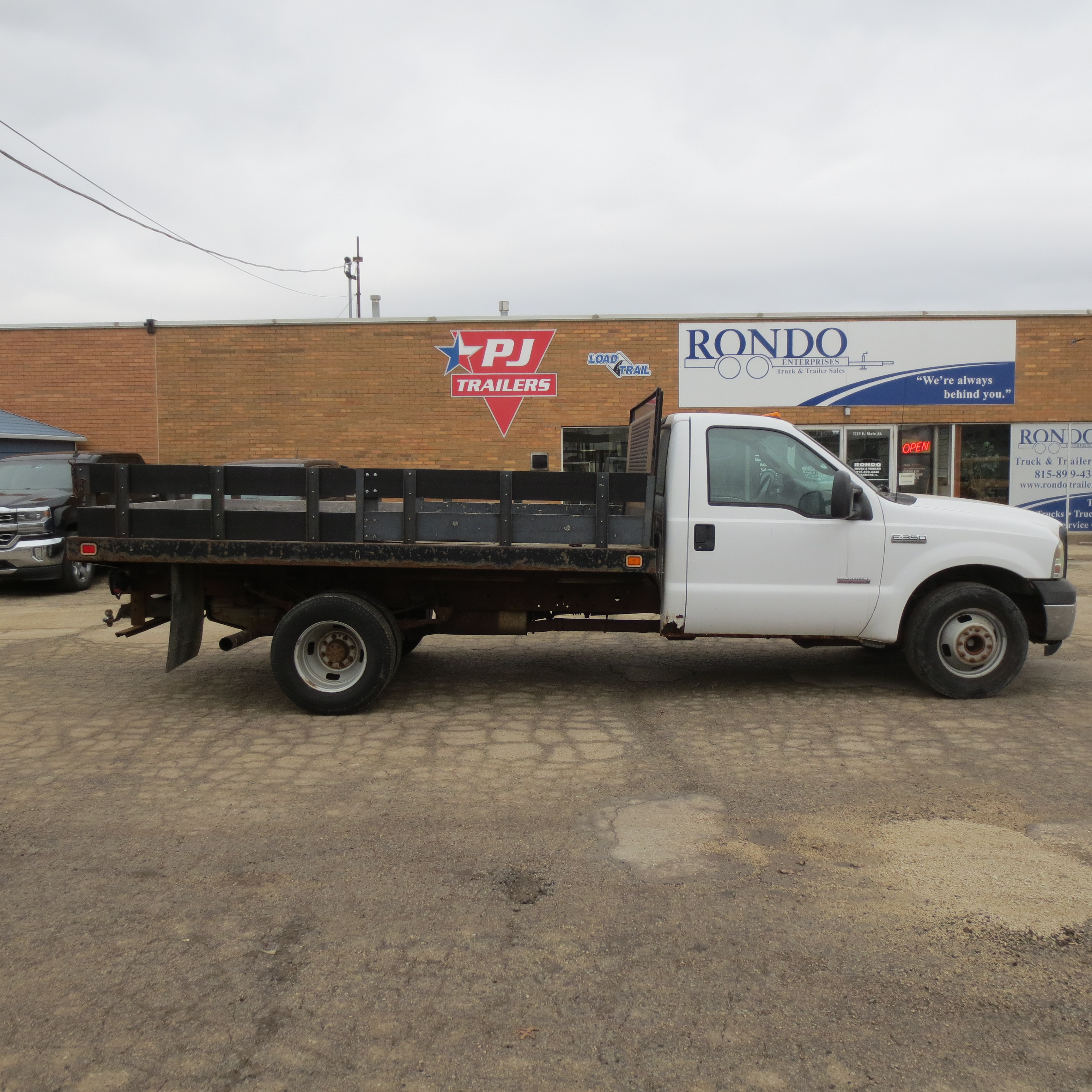 2007 Ford F350 Regular Cab Flatbed XL