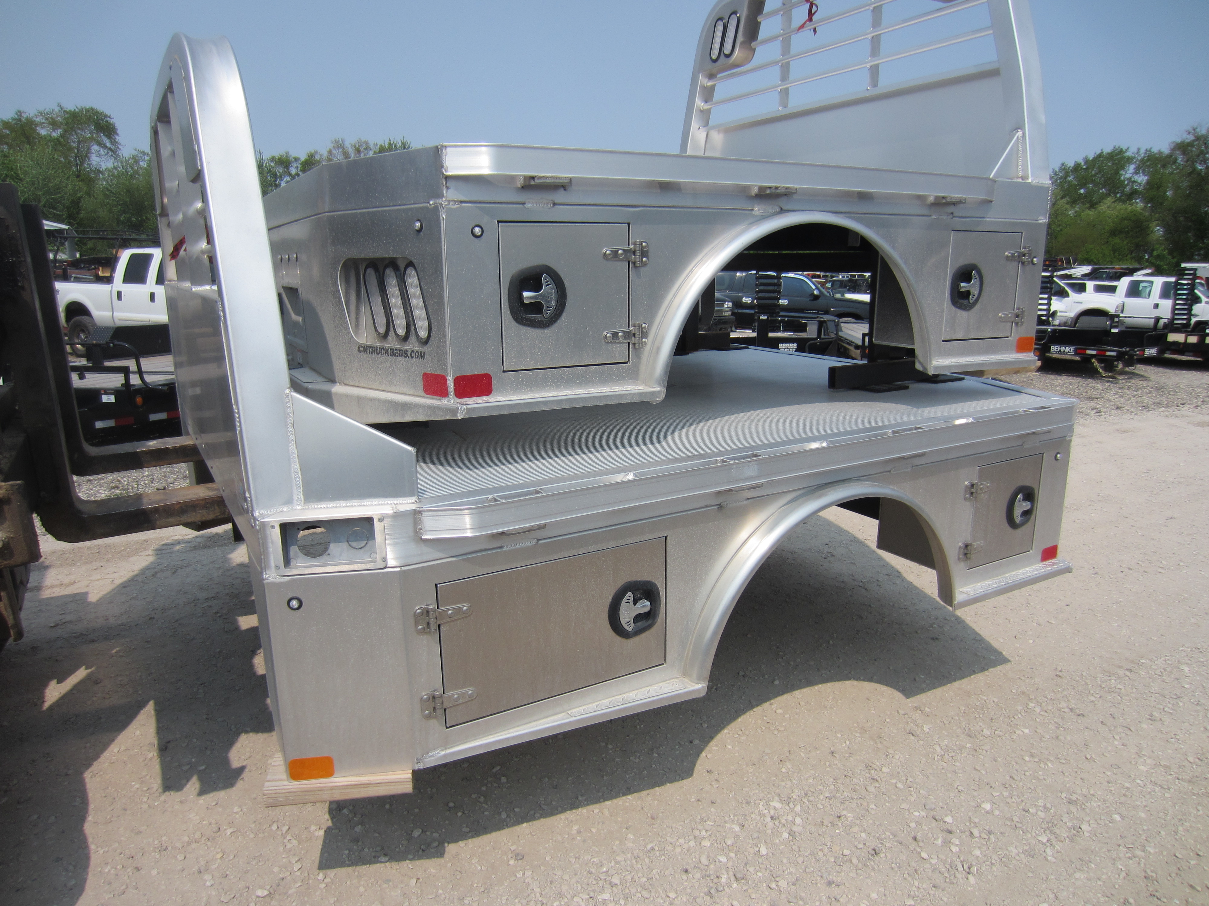New CM 8.5' x 97 ALSK Flatbed Truck Bed :: Rondo Trailer