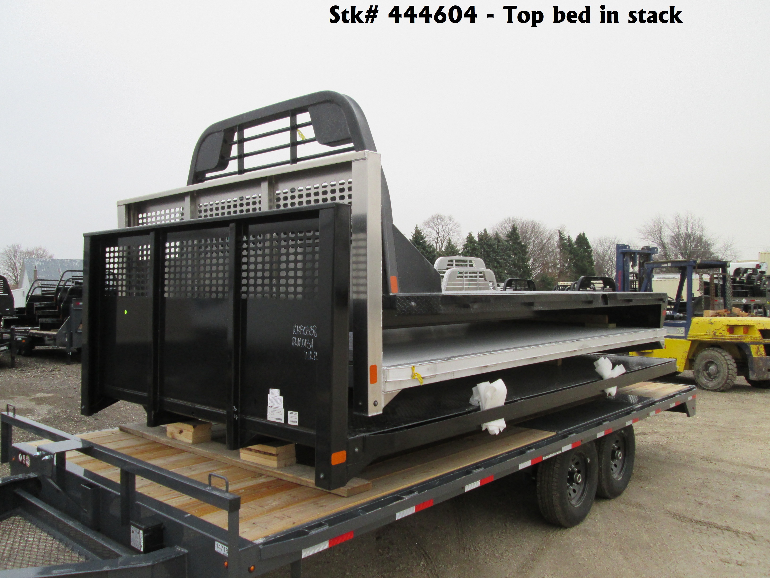 New CM 14.3 x 97 RD Flatbed Truck Bed