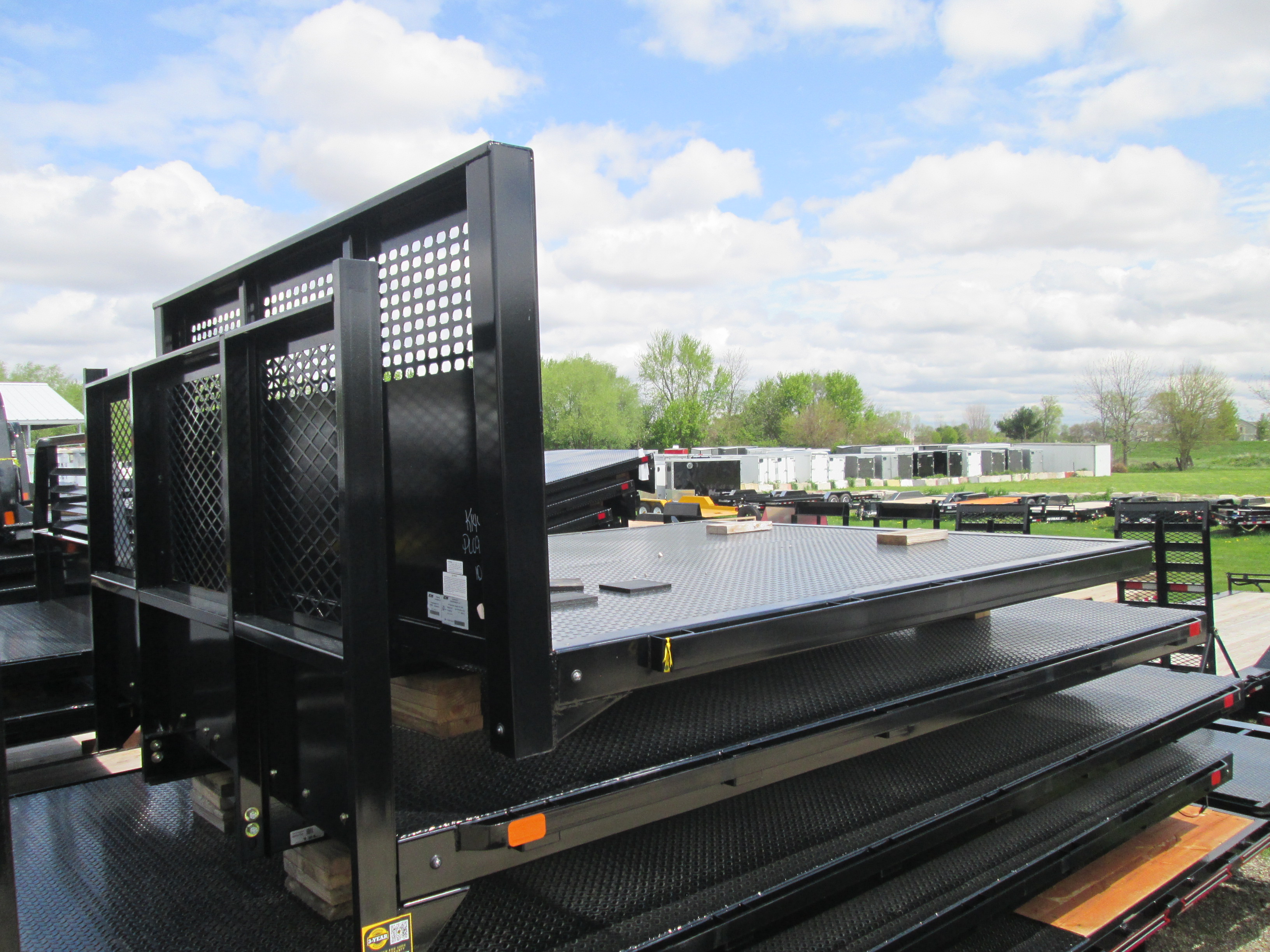 New CM 9 x 101 PL Flatbed Truck Bed