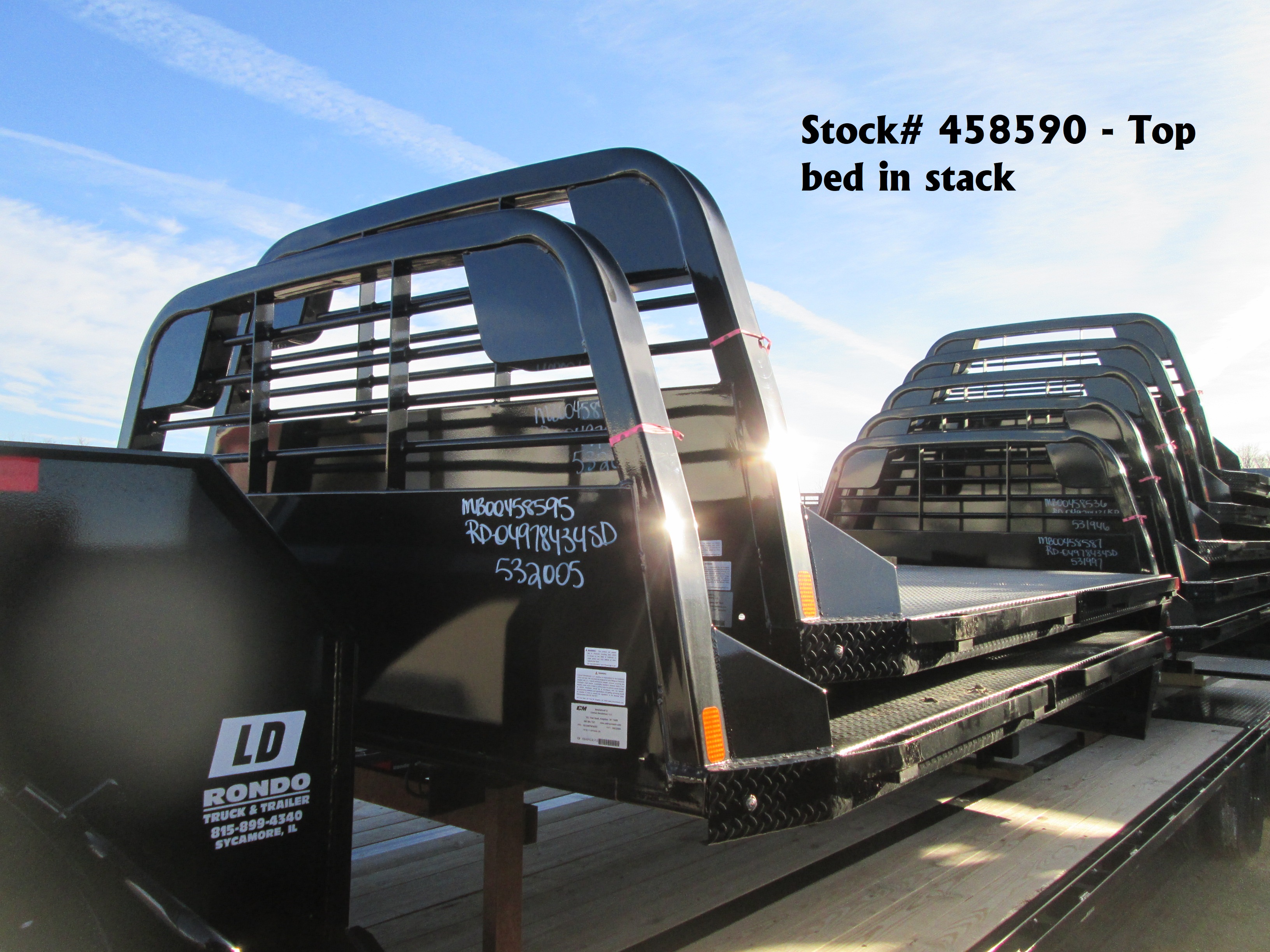 New CM 11.3 x 97 RD Flatbed Truck Bed