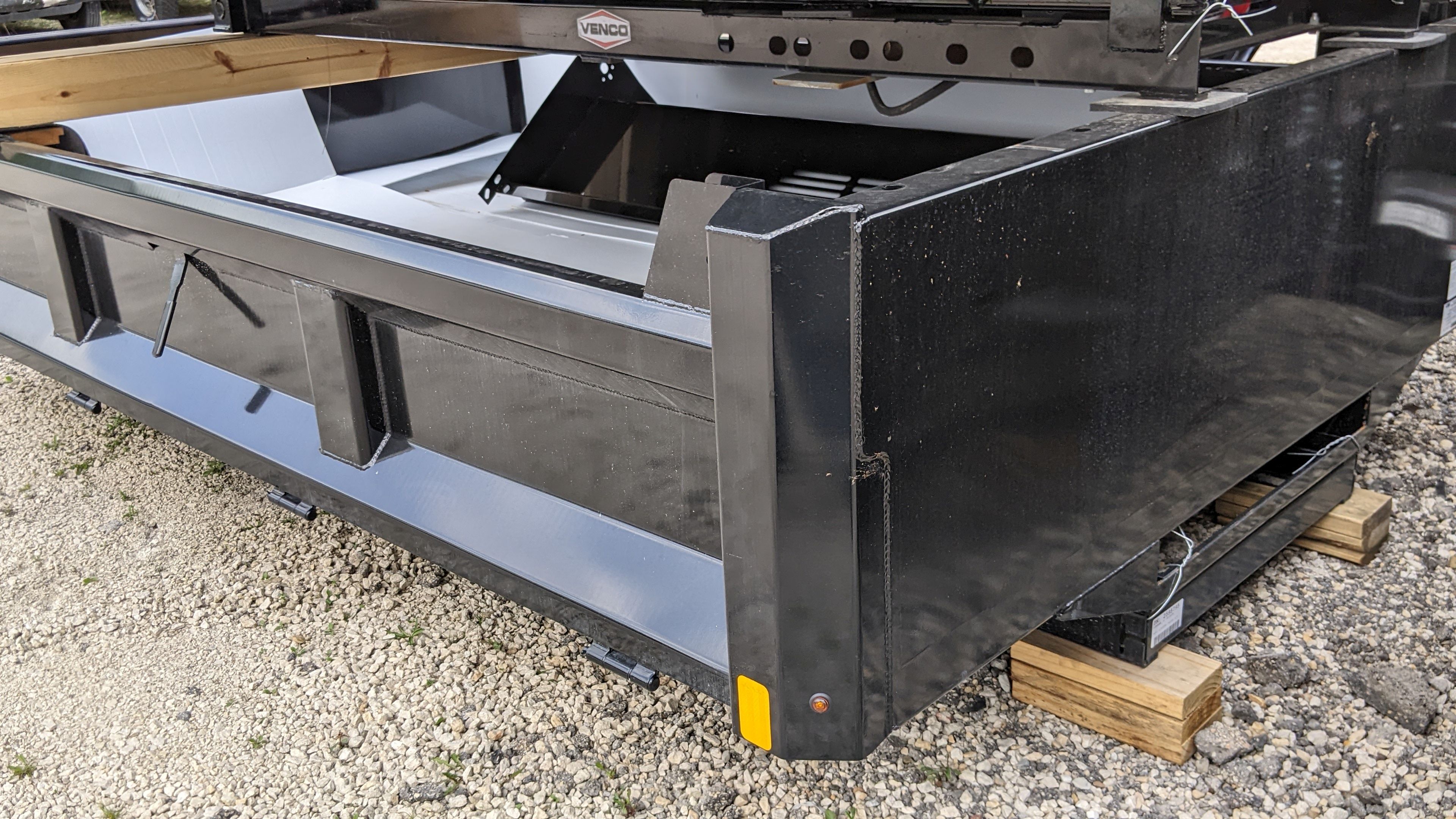 New CM 11 x 97 DP Flatbed Truck Bed