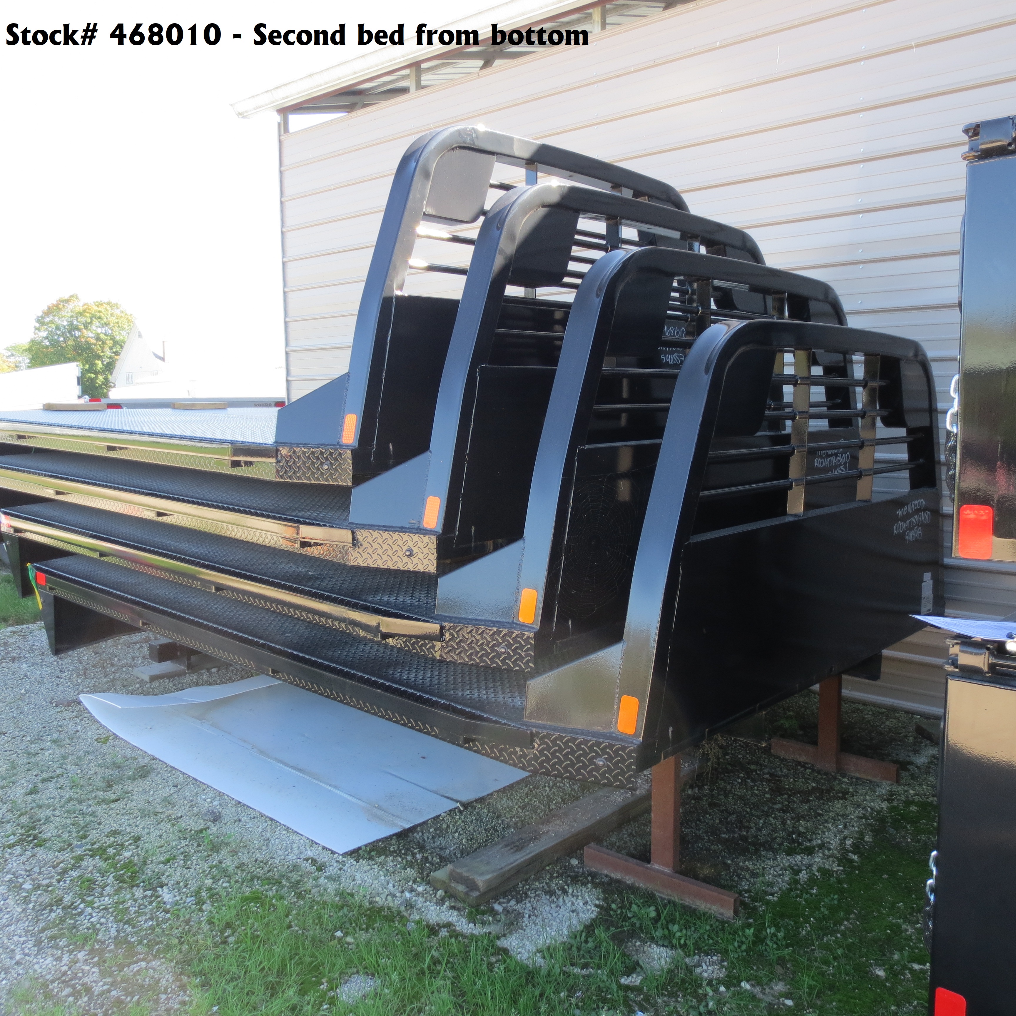 New CM 11.3 x 97 RD Flatbed Truck Bed