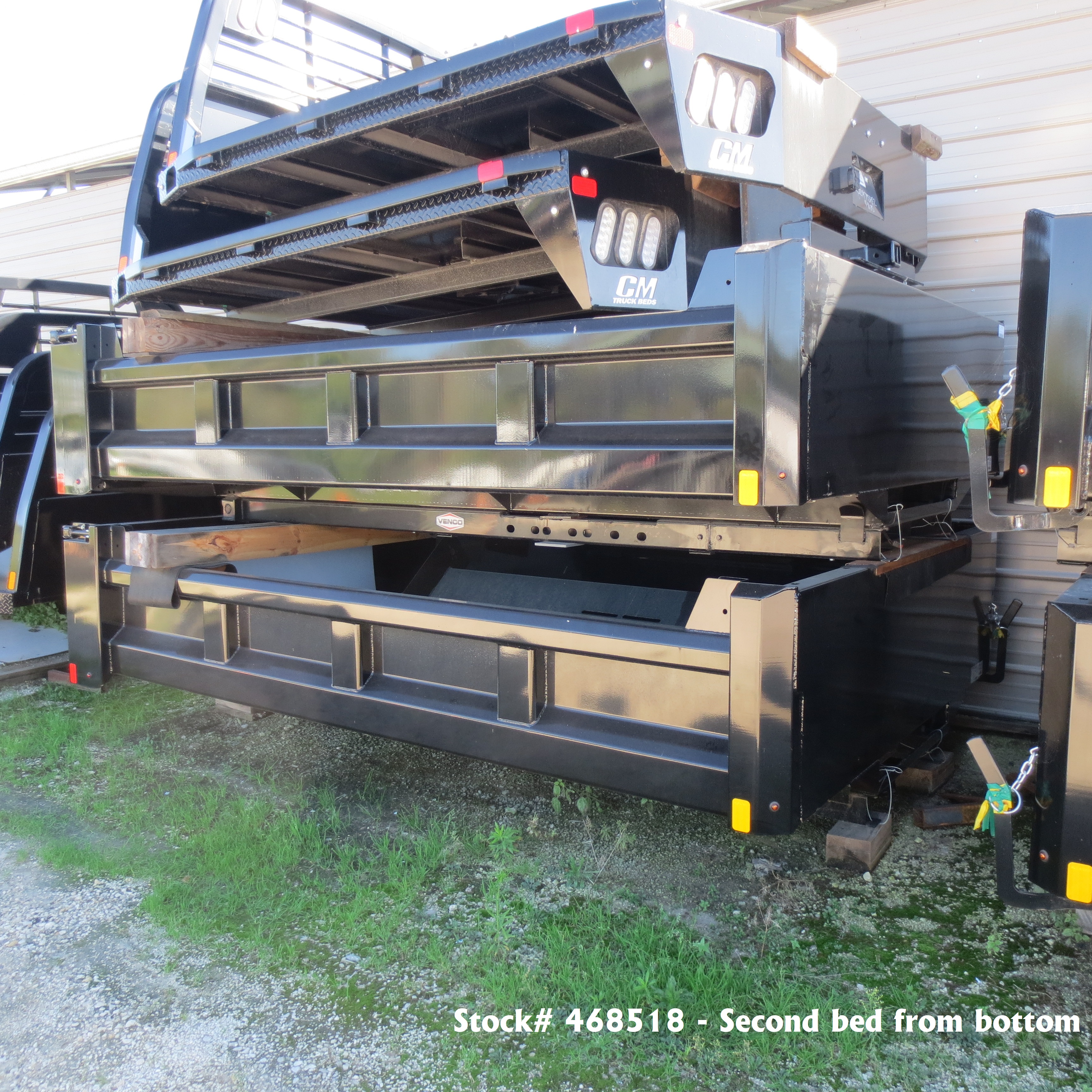 New CM 11 x 97 DP Flatbed Truck Bed