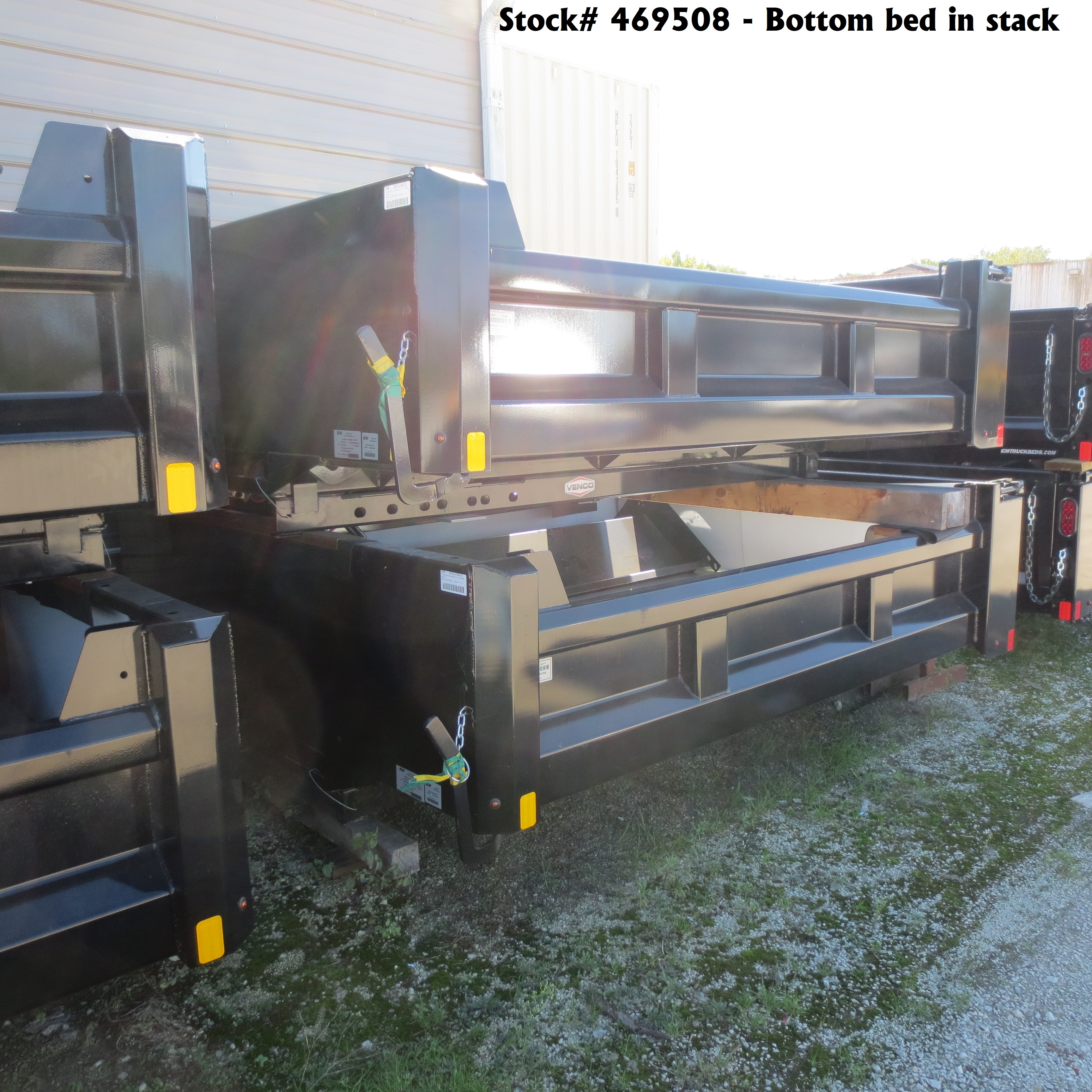 New CM 9 x 97 DP Flatbed Truck Bed