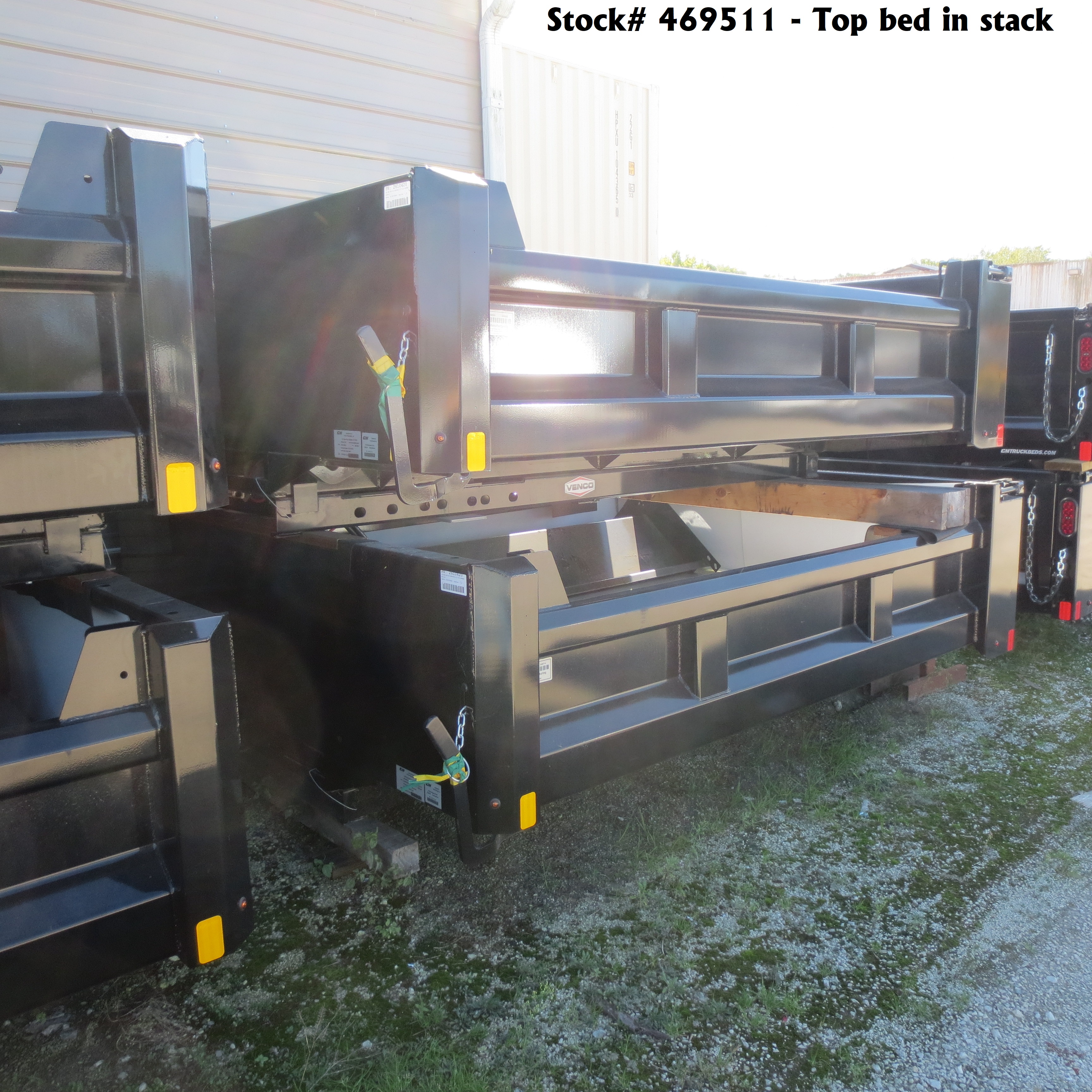 New CM 9 x 97 DP Flatbed Truck Bed