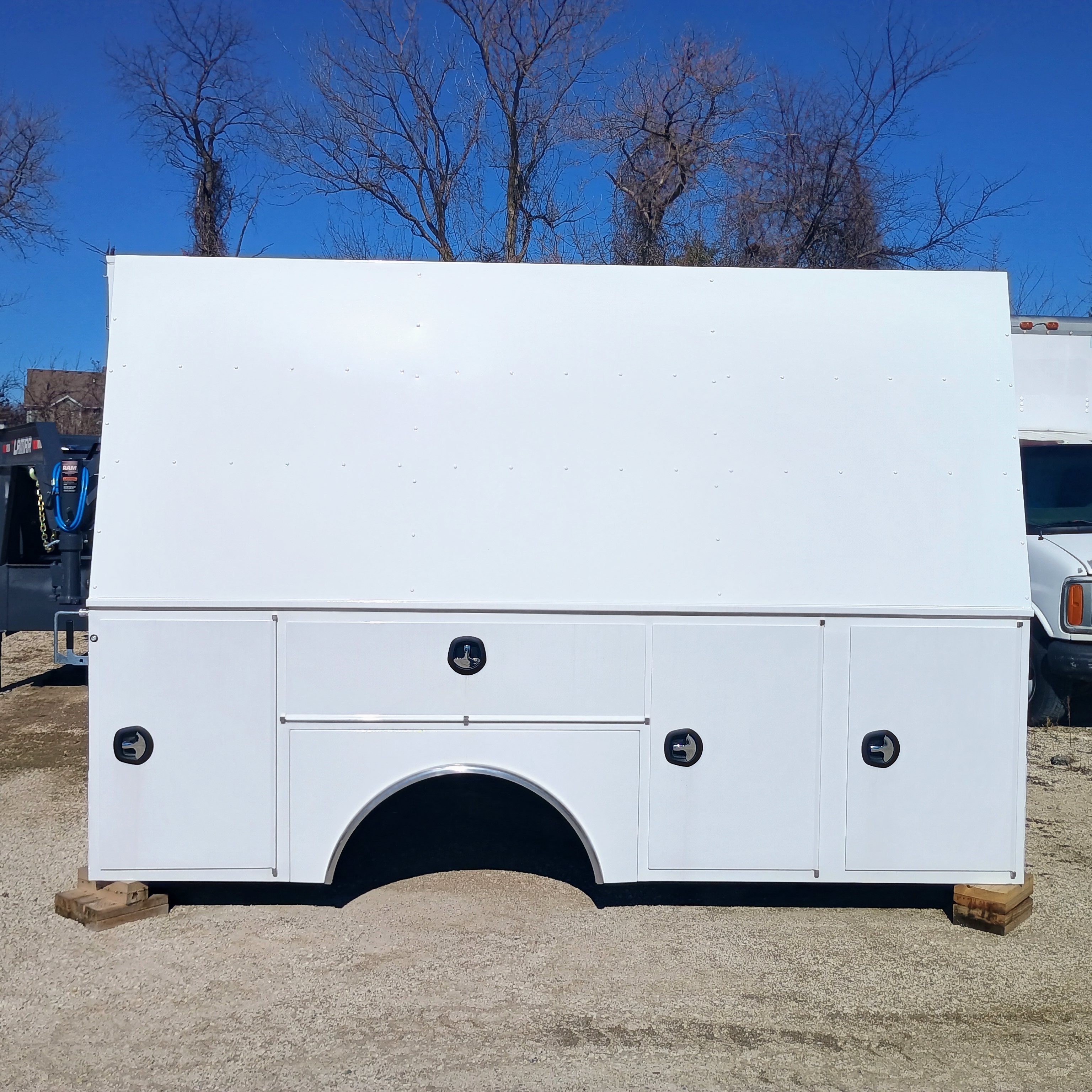 New CM 11.2 x 94 CPG Steel Canopy Service Body