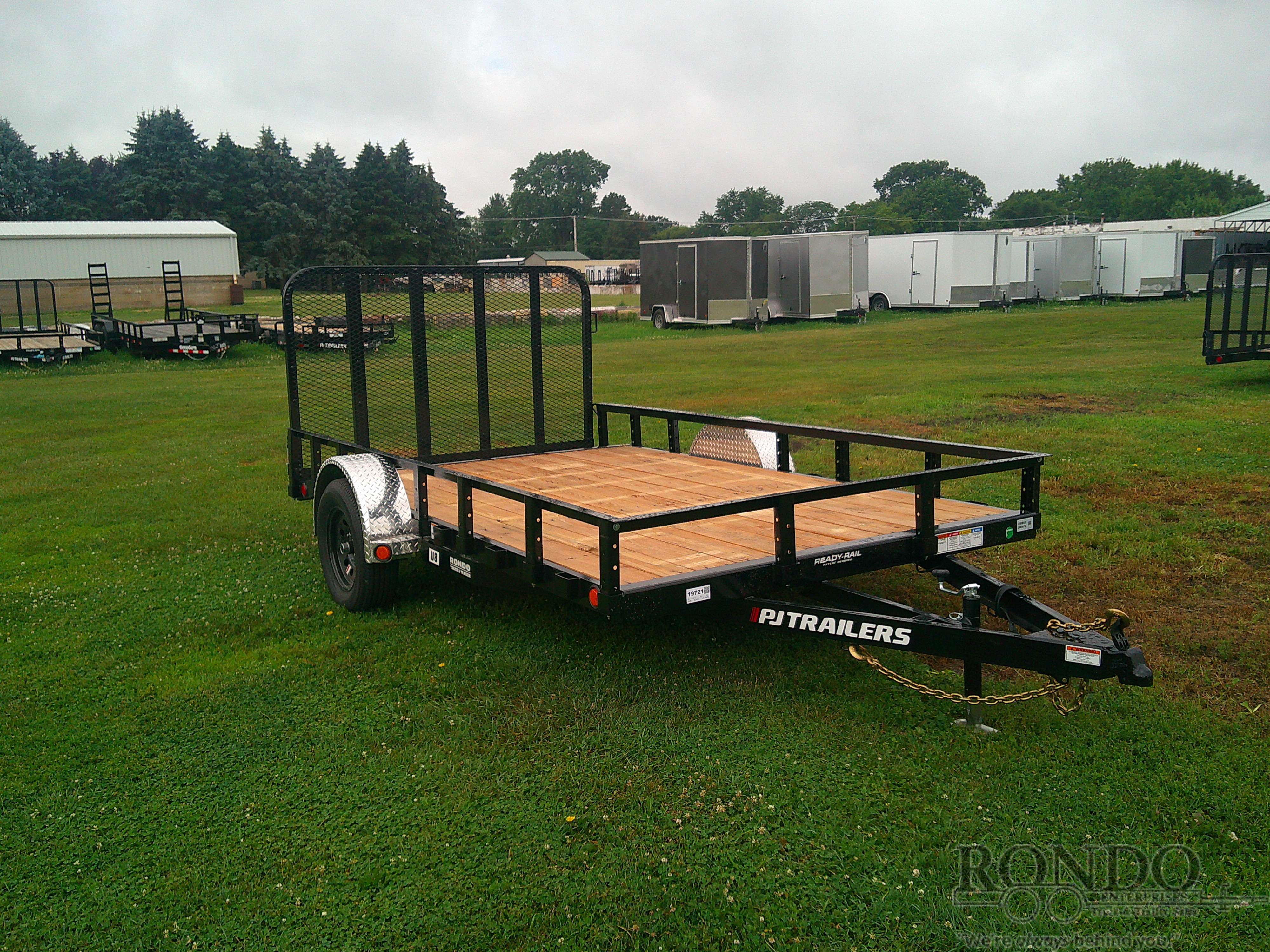 バウマン P.S.P. Remorque MEILEIRWAGEN 1/35 2026 PJ Trailer 83x12' U8 Single Axle Utility U821231DSBK :: Rondo