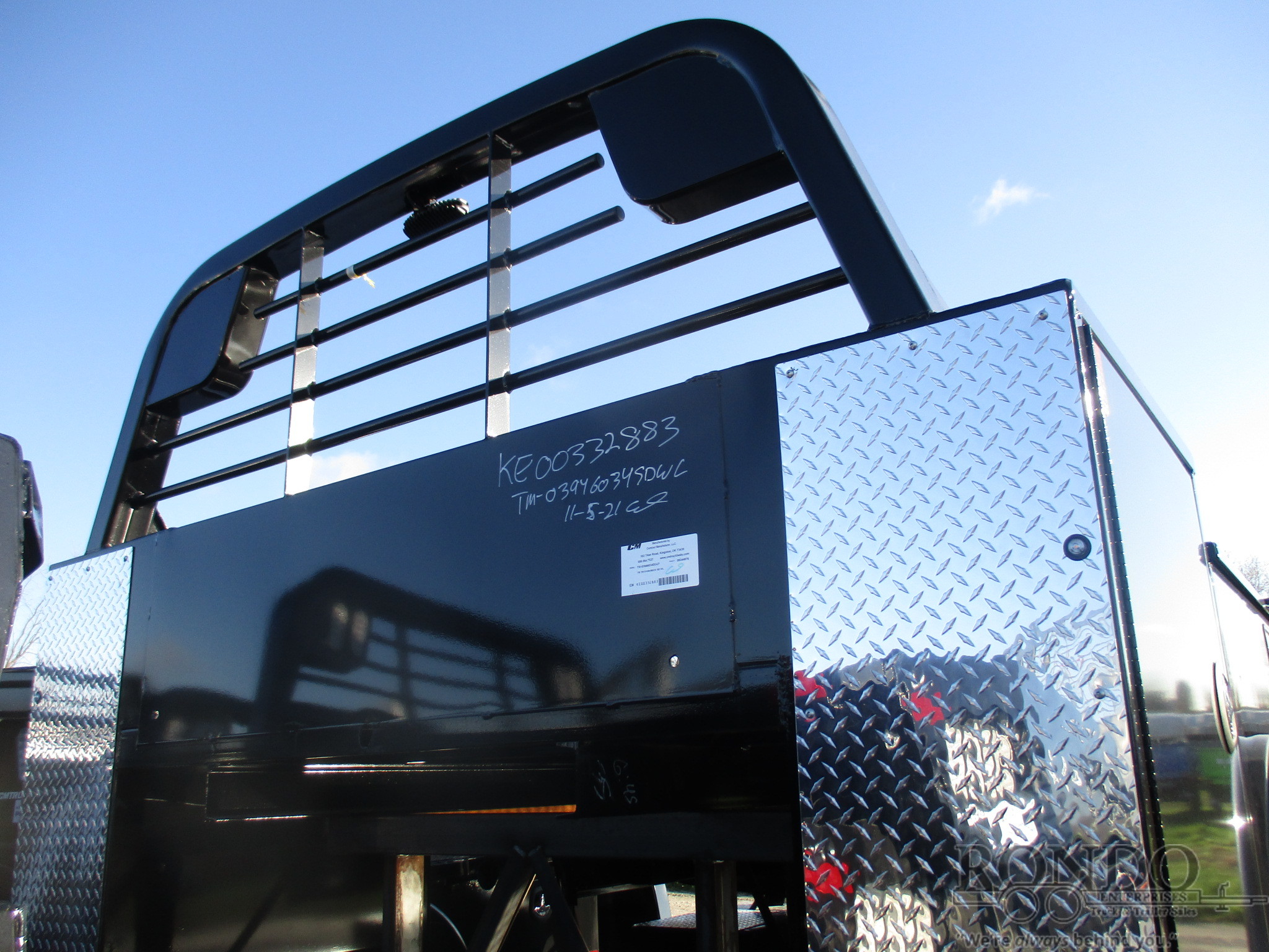 New CM 9.3' x 94 TM Flatbed Truck Bed :: Rondo Trailer