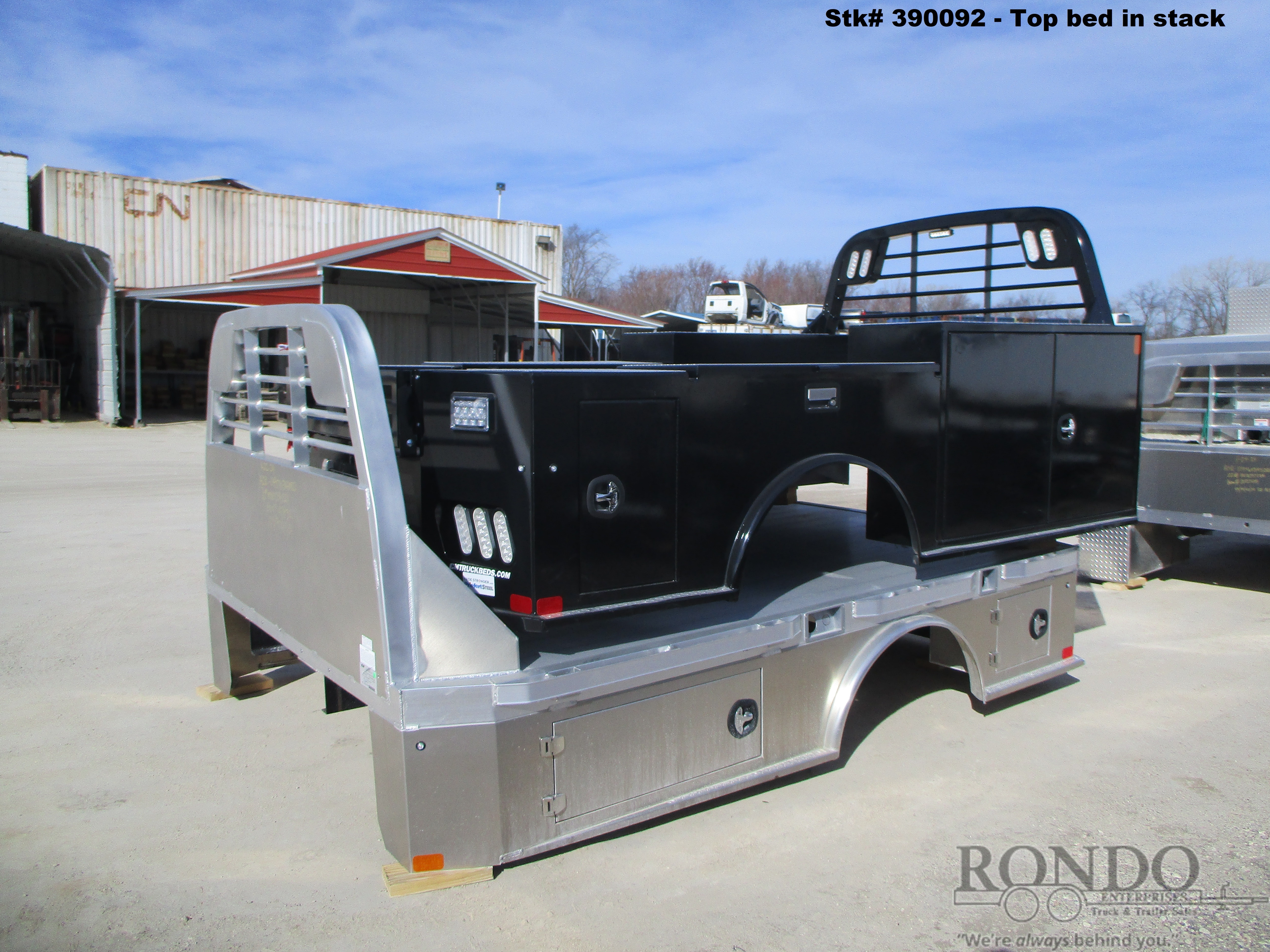 New CM 11.3' x 94 TM-DLX Flatbed Truck Bed :: Rondo Trailer